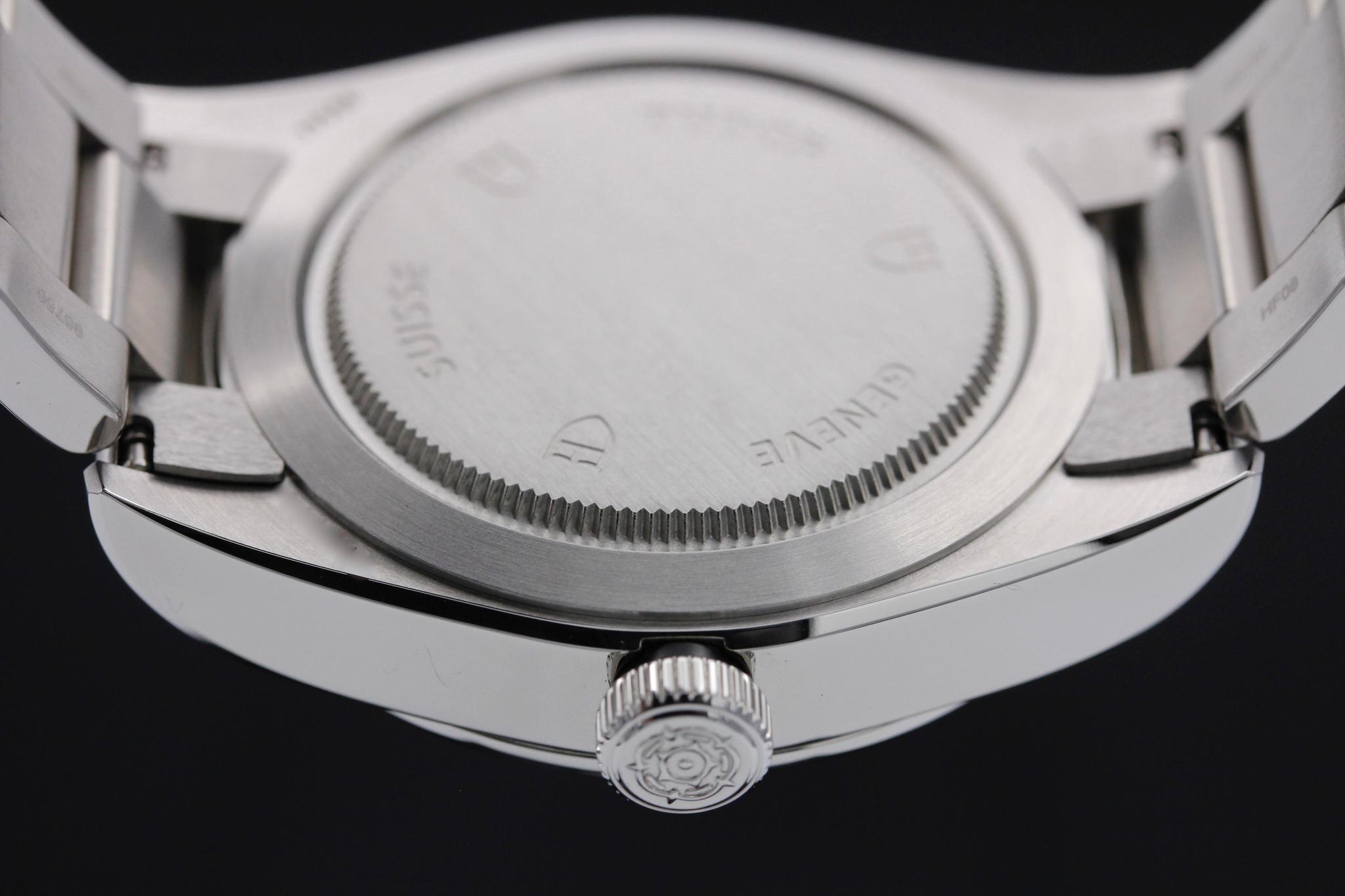 Watch Image 7
