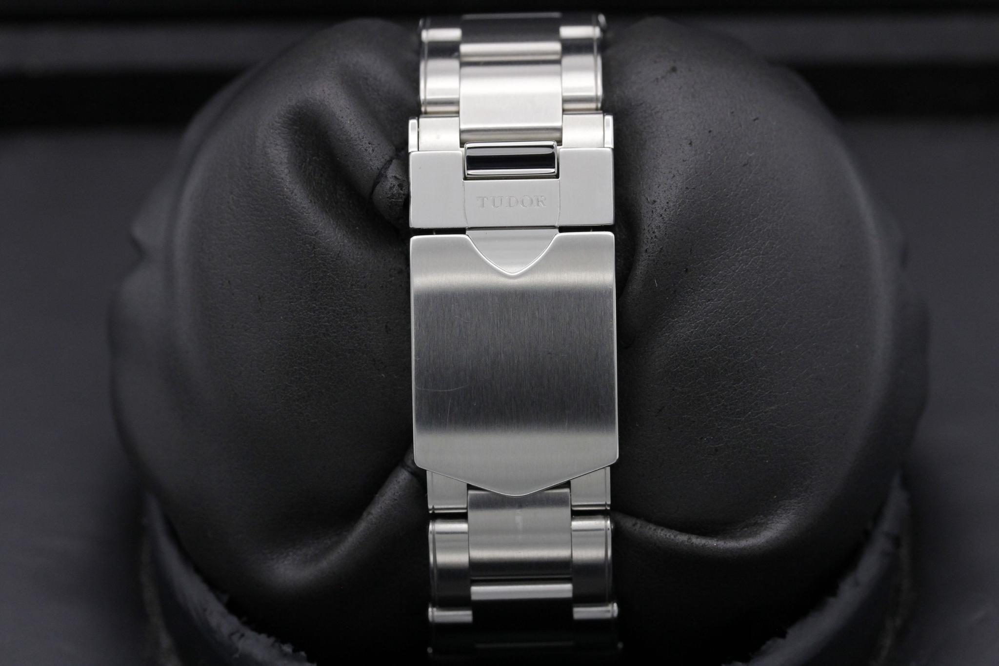 Watch Image 8