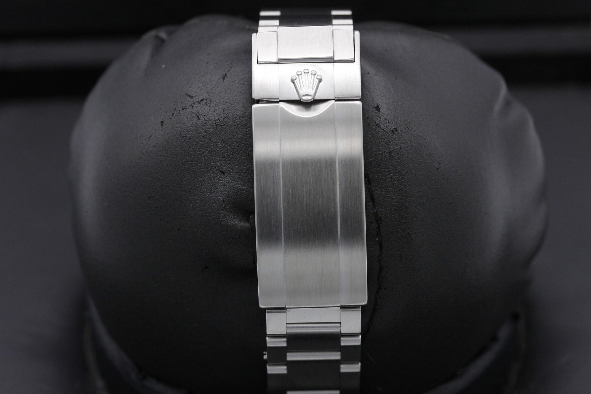 Watch Image 8