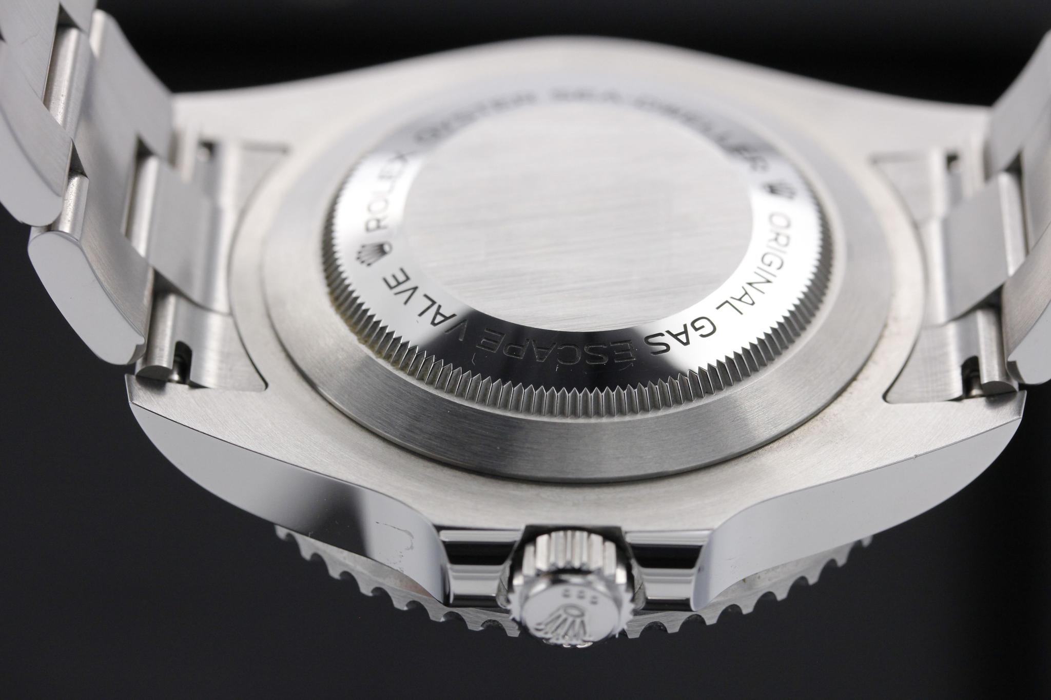 Watch Image 7