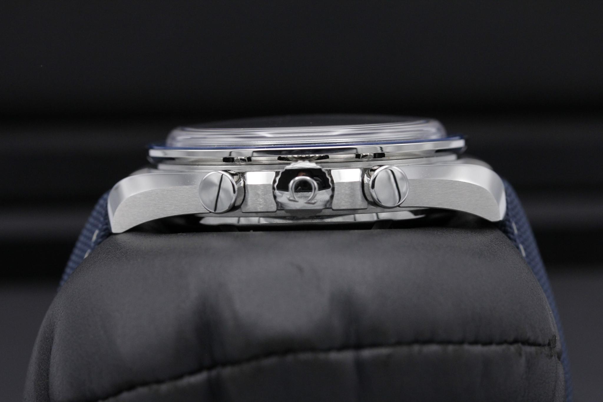 Watch Image 3