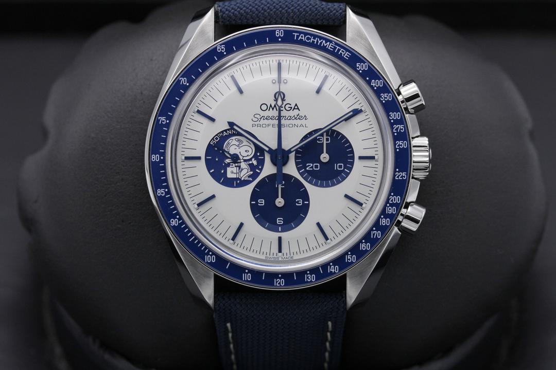 Omega Speedmaster "Silver Snoopy Award" 310.32.42.50.02.001