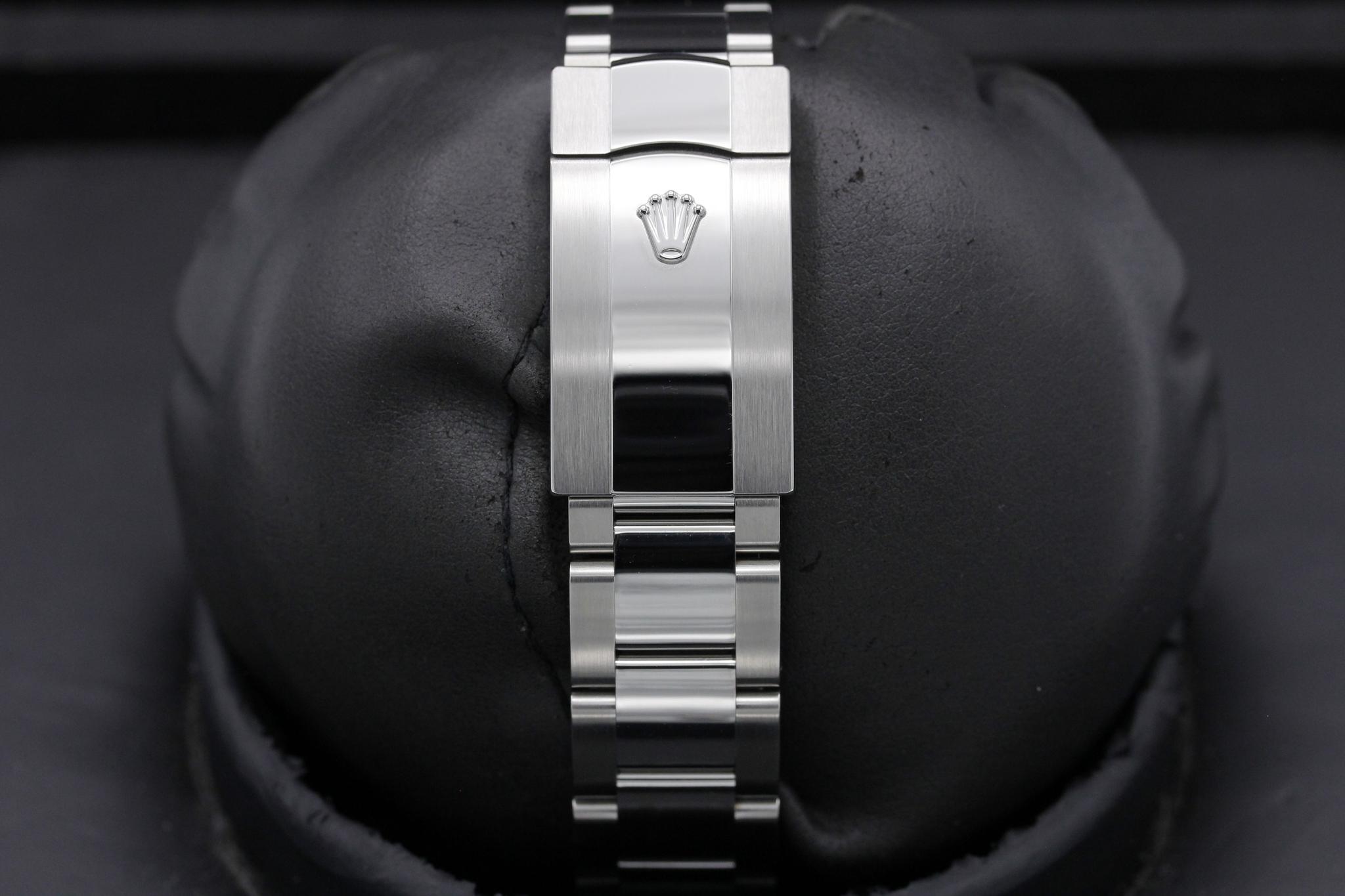 Watch Image 7