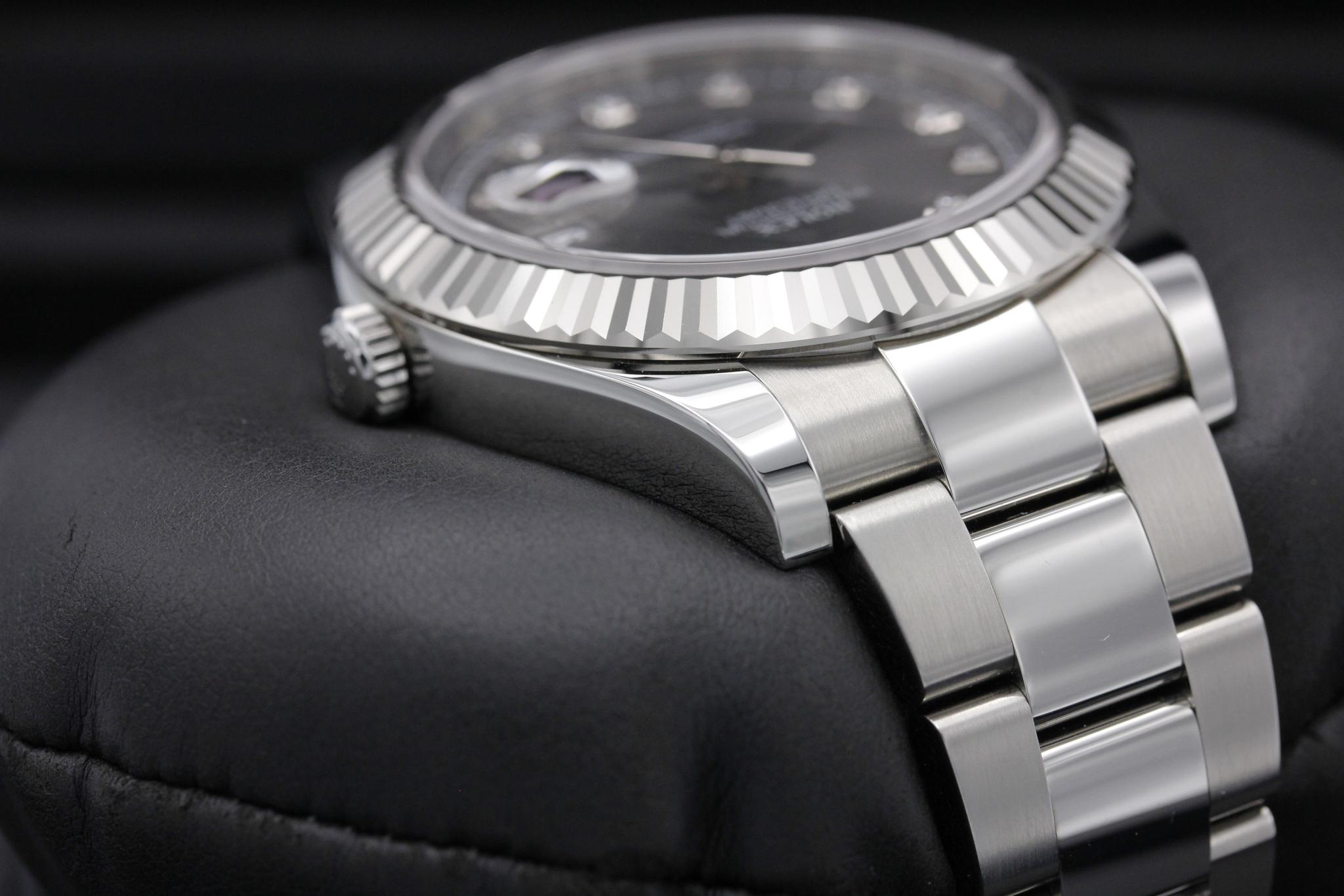 Watch Image 4