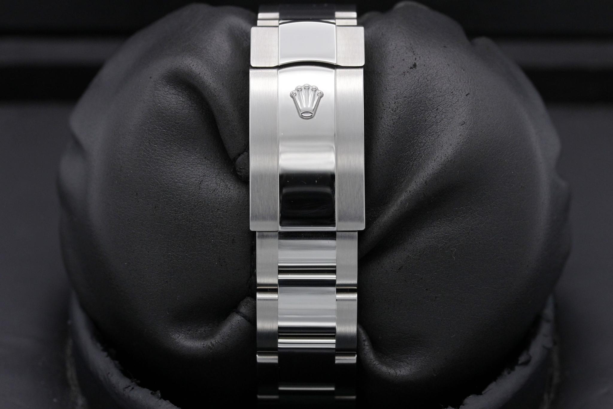 Watch Image 8