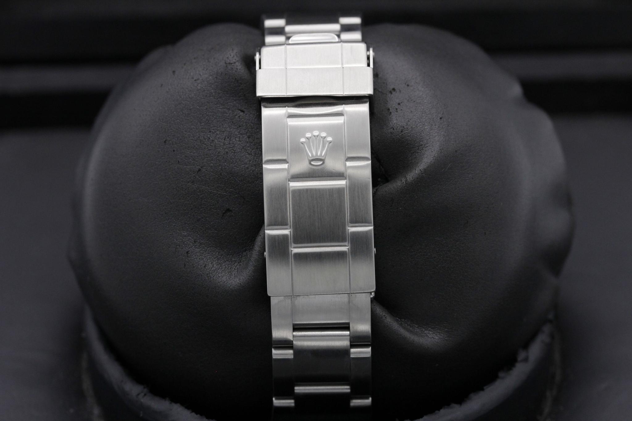 Watch Image 8