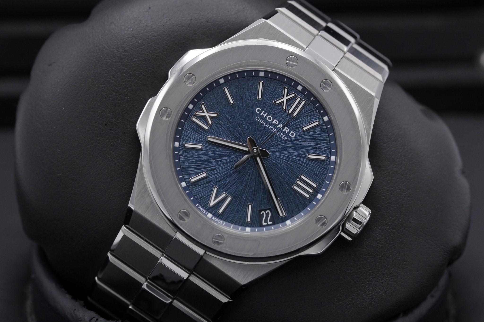 Watch Image 10
