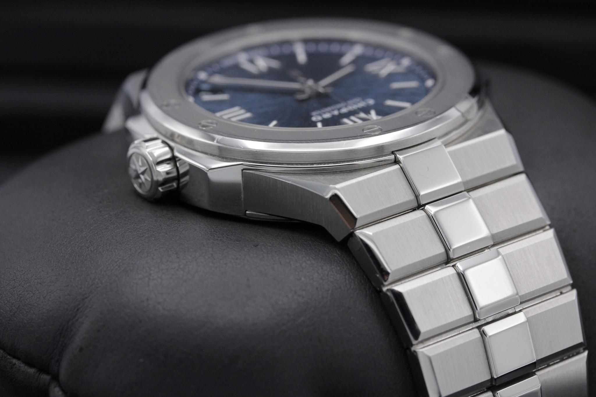 Watch Image 4