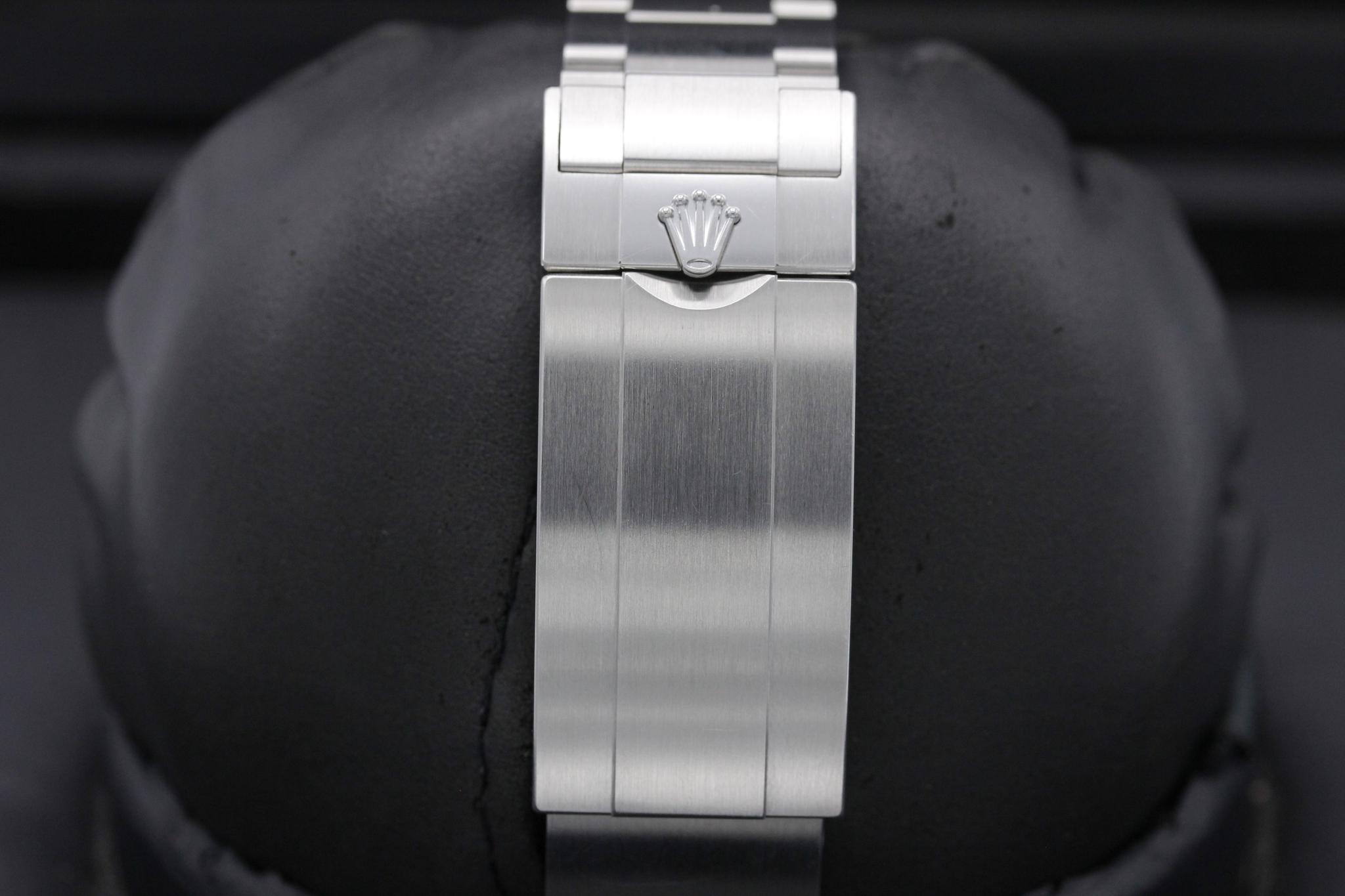 Watch Image 8