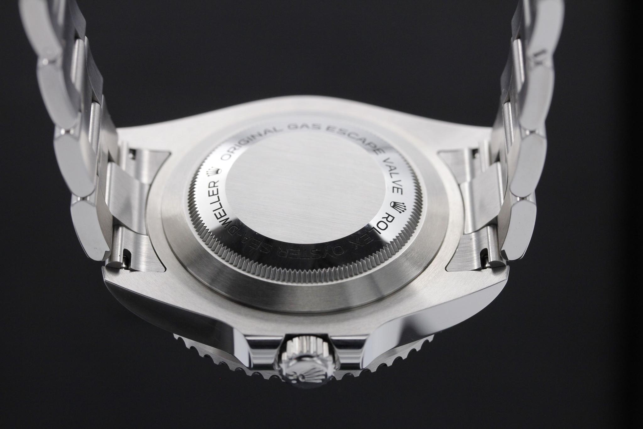 Watch Image 7