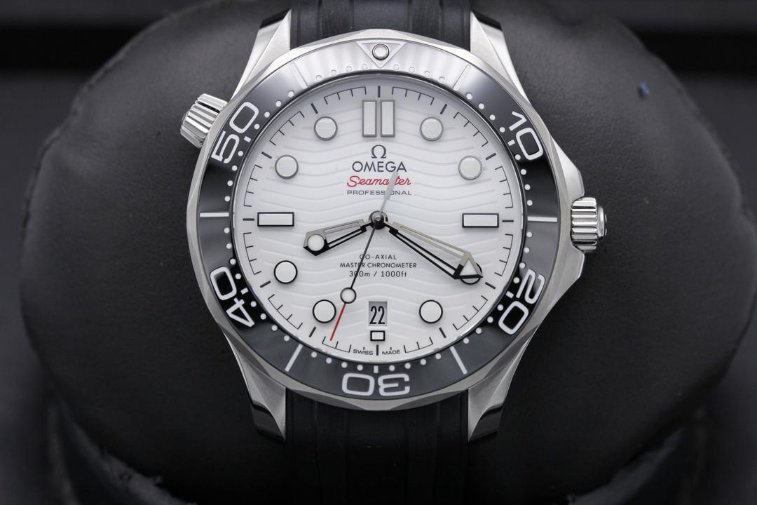 Omega Seamaster 300m 210.32.42.20.04.001