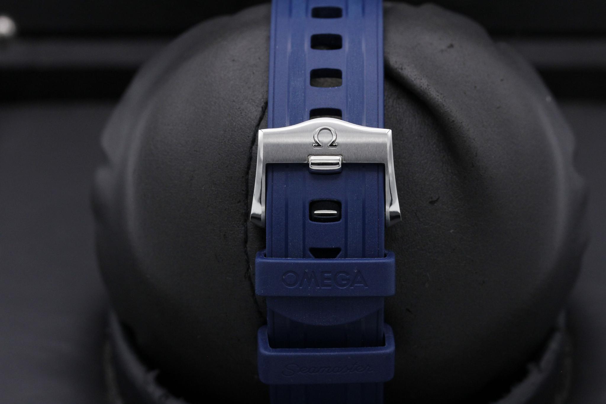 Watch Image 8