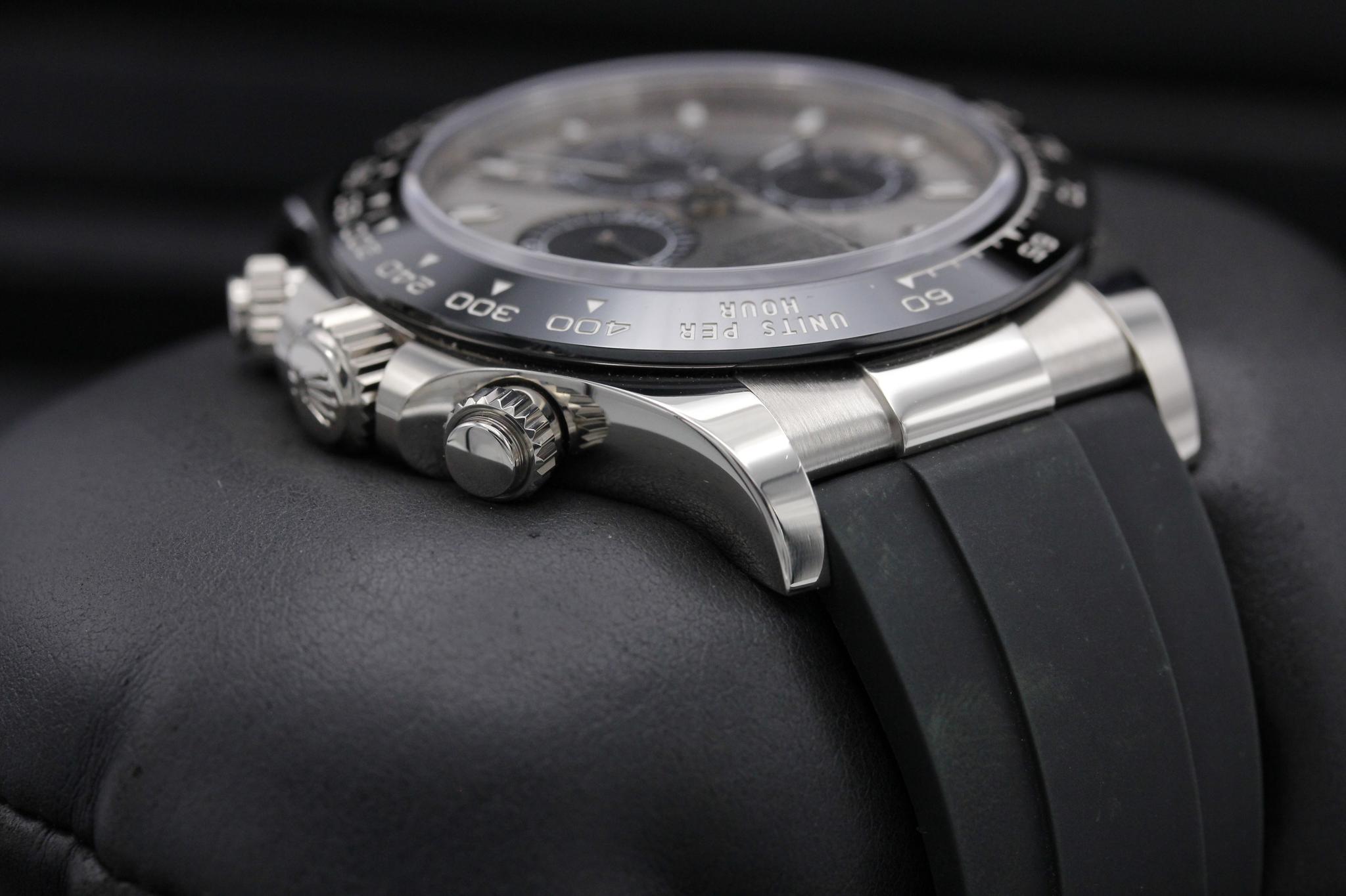 Watch Image 4