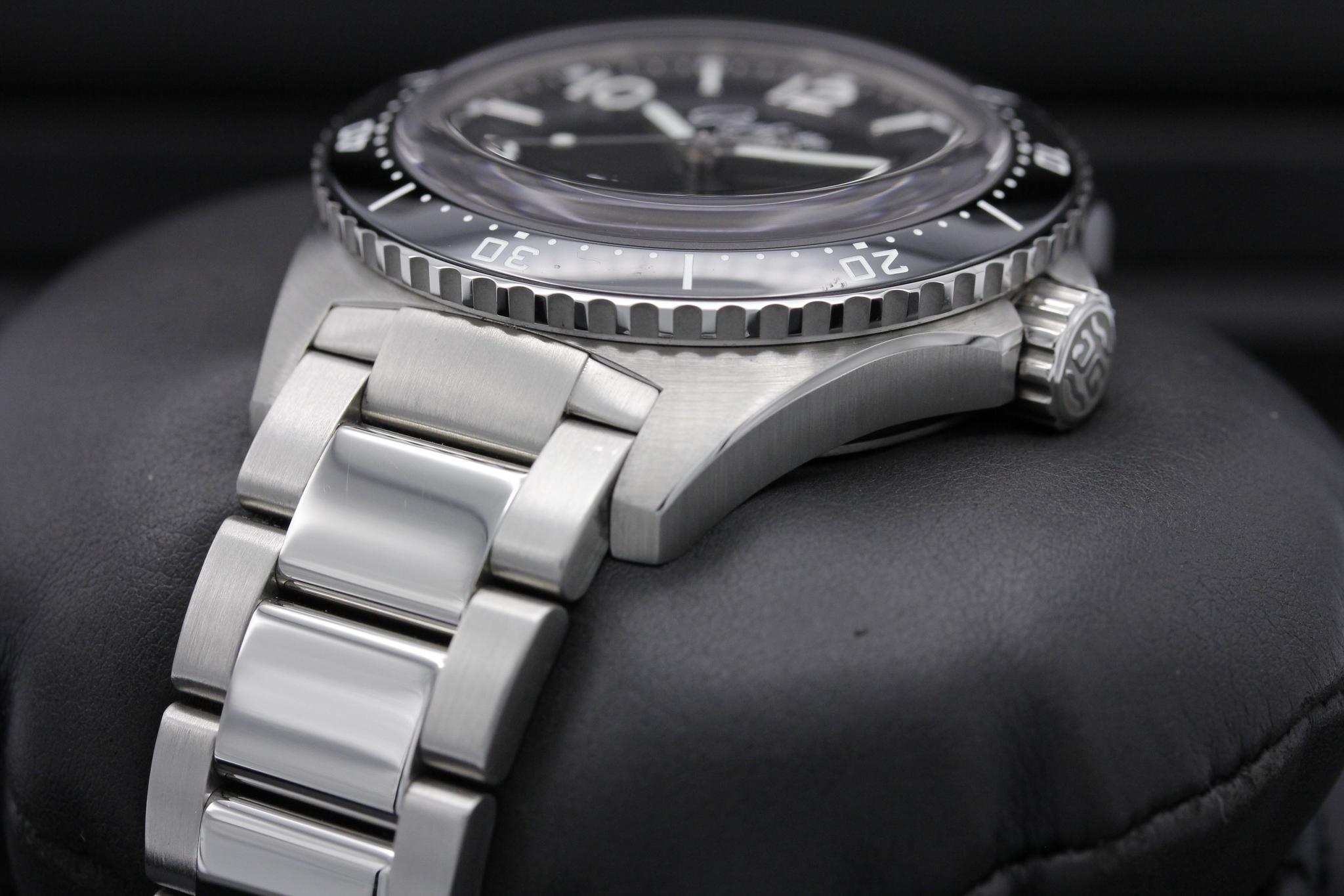 Watch Image 2