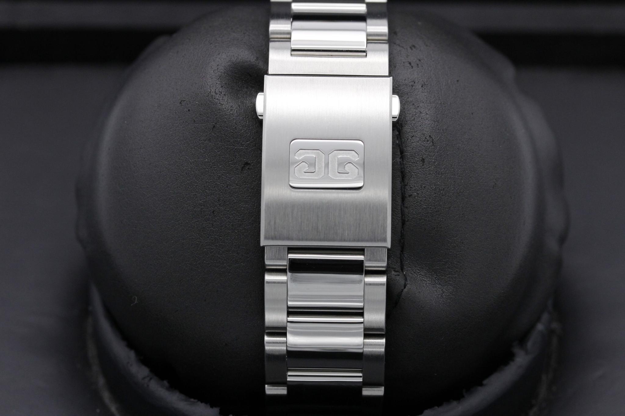 Watch Image 7