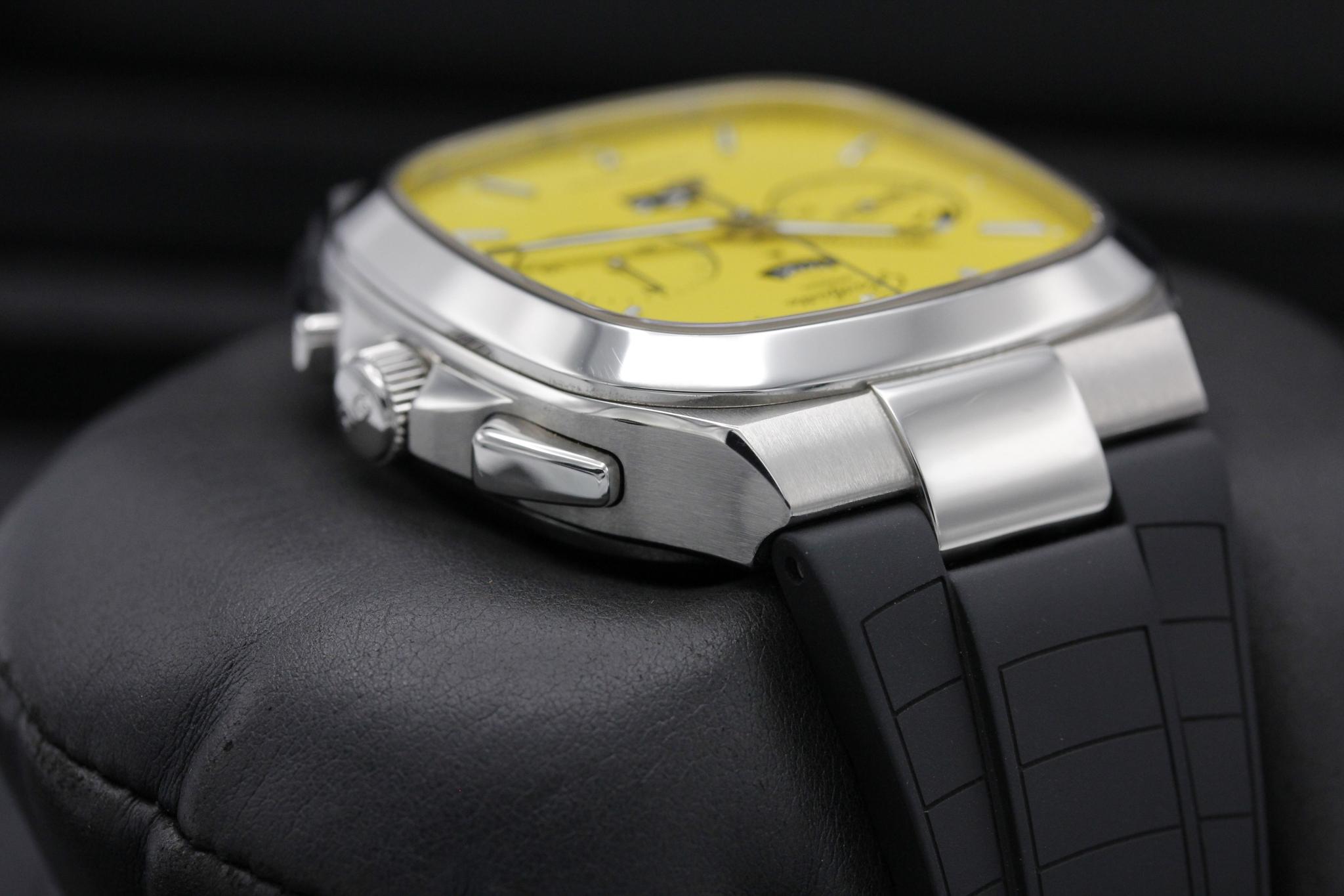 Watch Image 4
