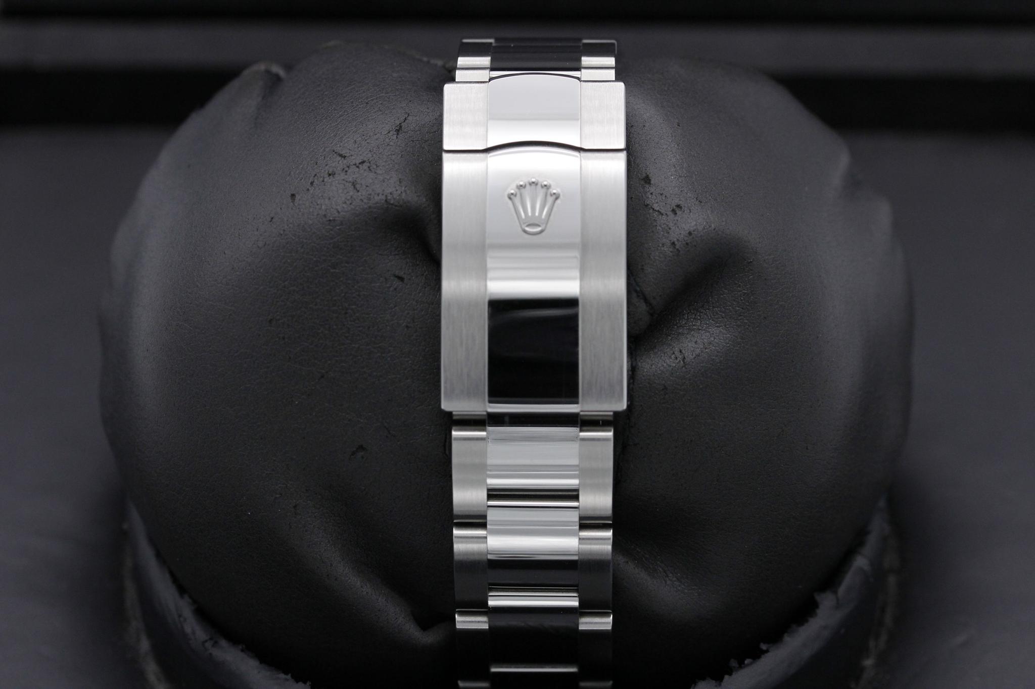 Watch Image 8