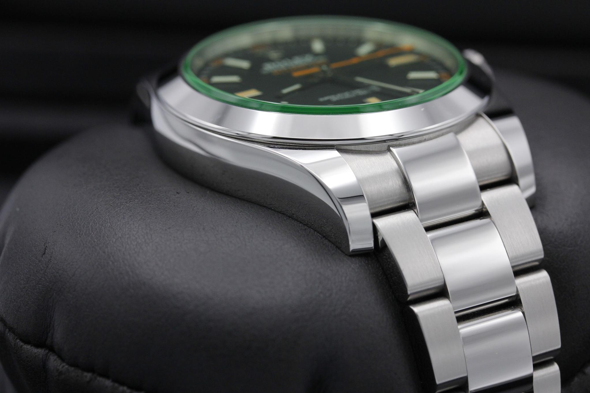 Watch Image 6