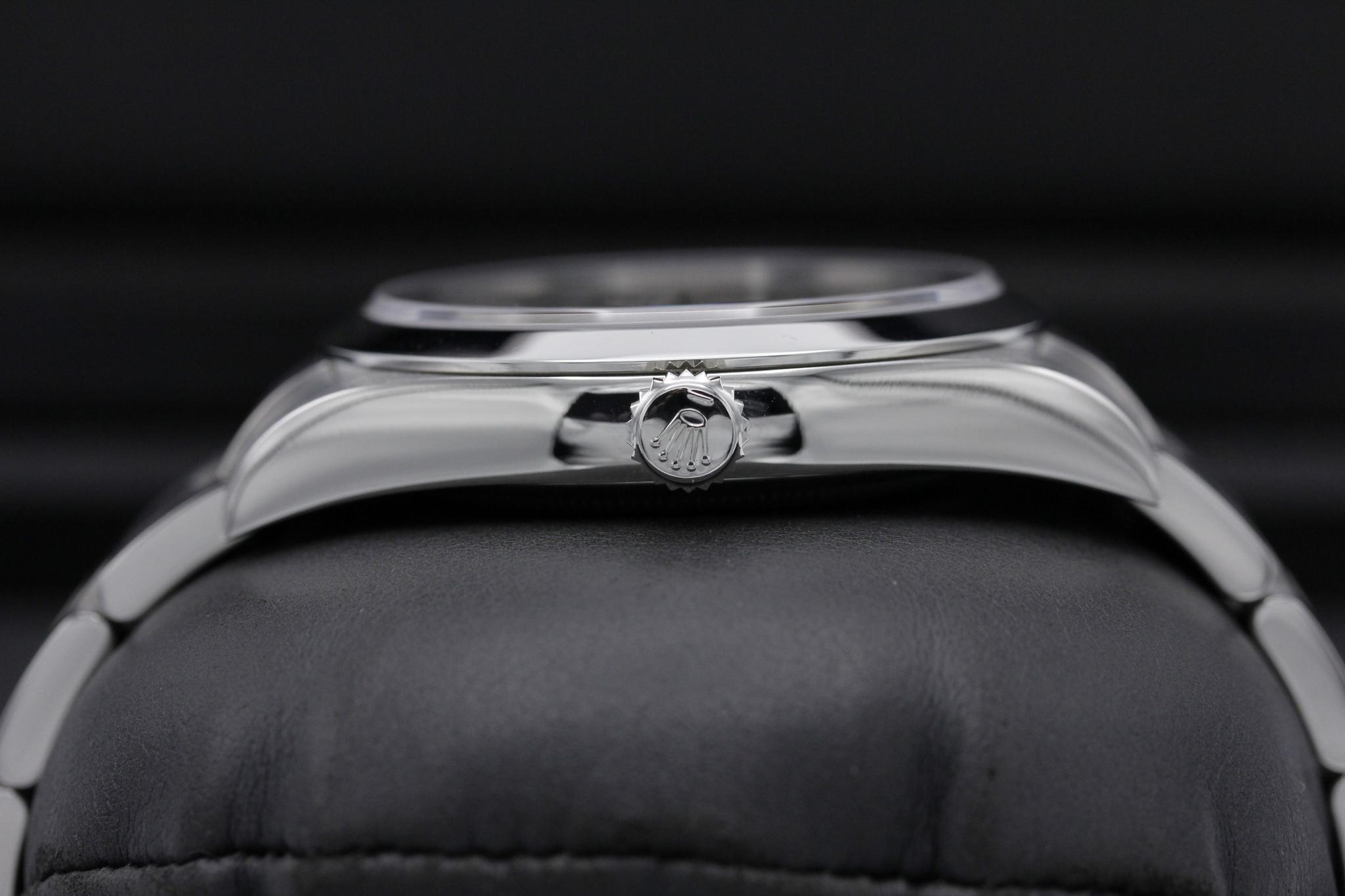 Watch Image 3