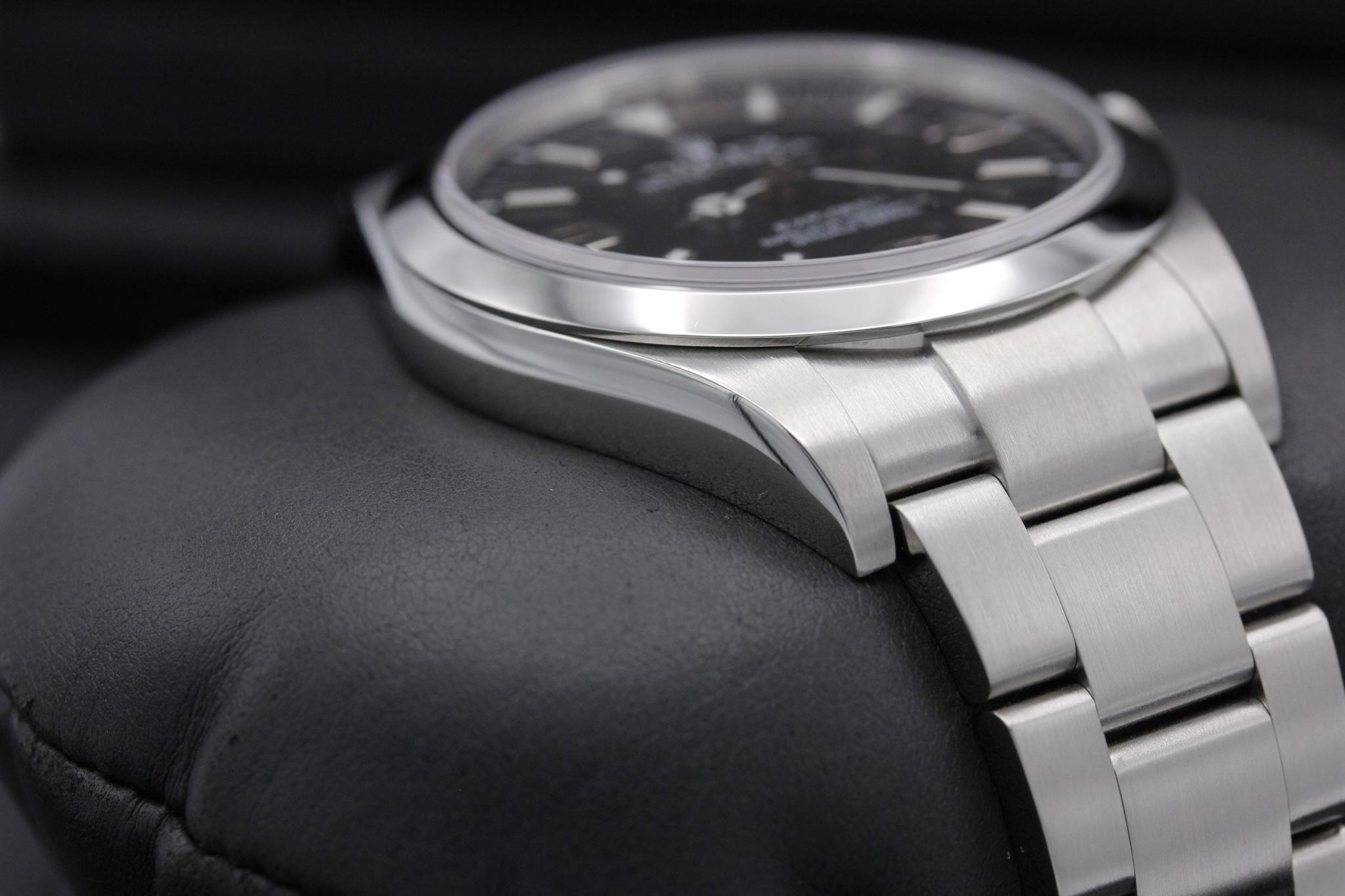 Watch Image 6