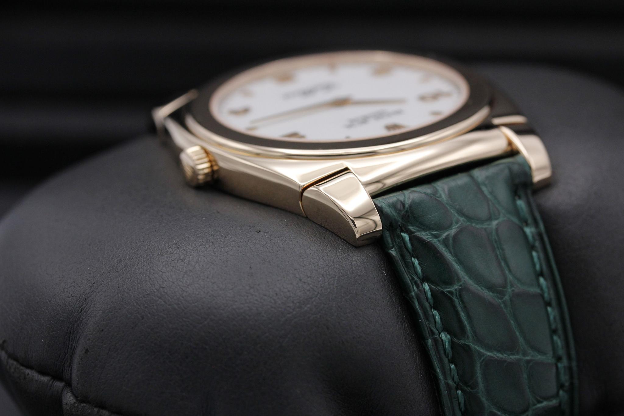 Watch Image 4