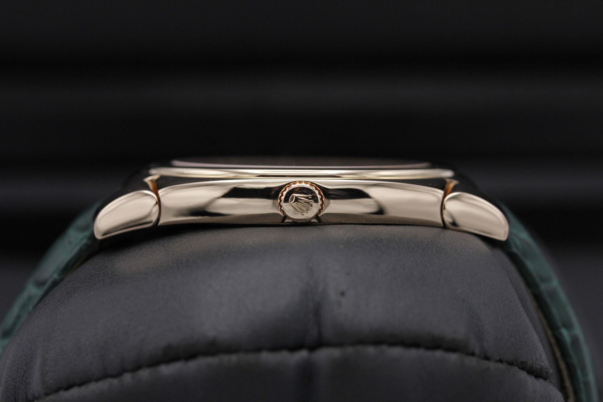 Watch Image 3