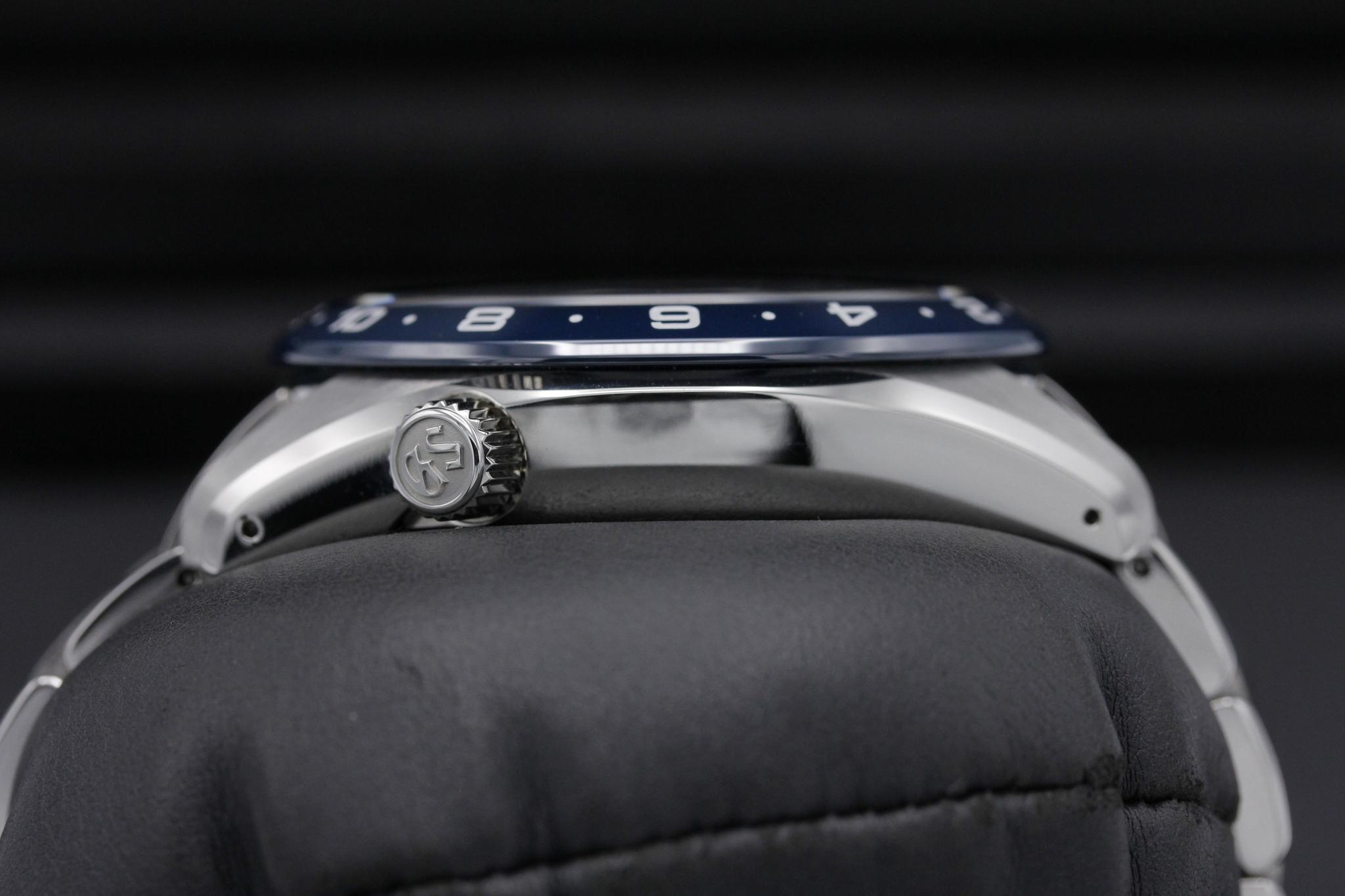 Watch Image 3