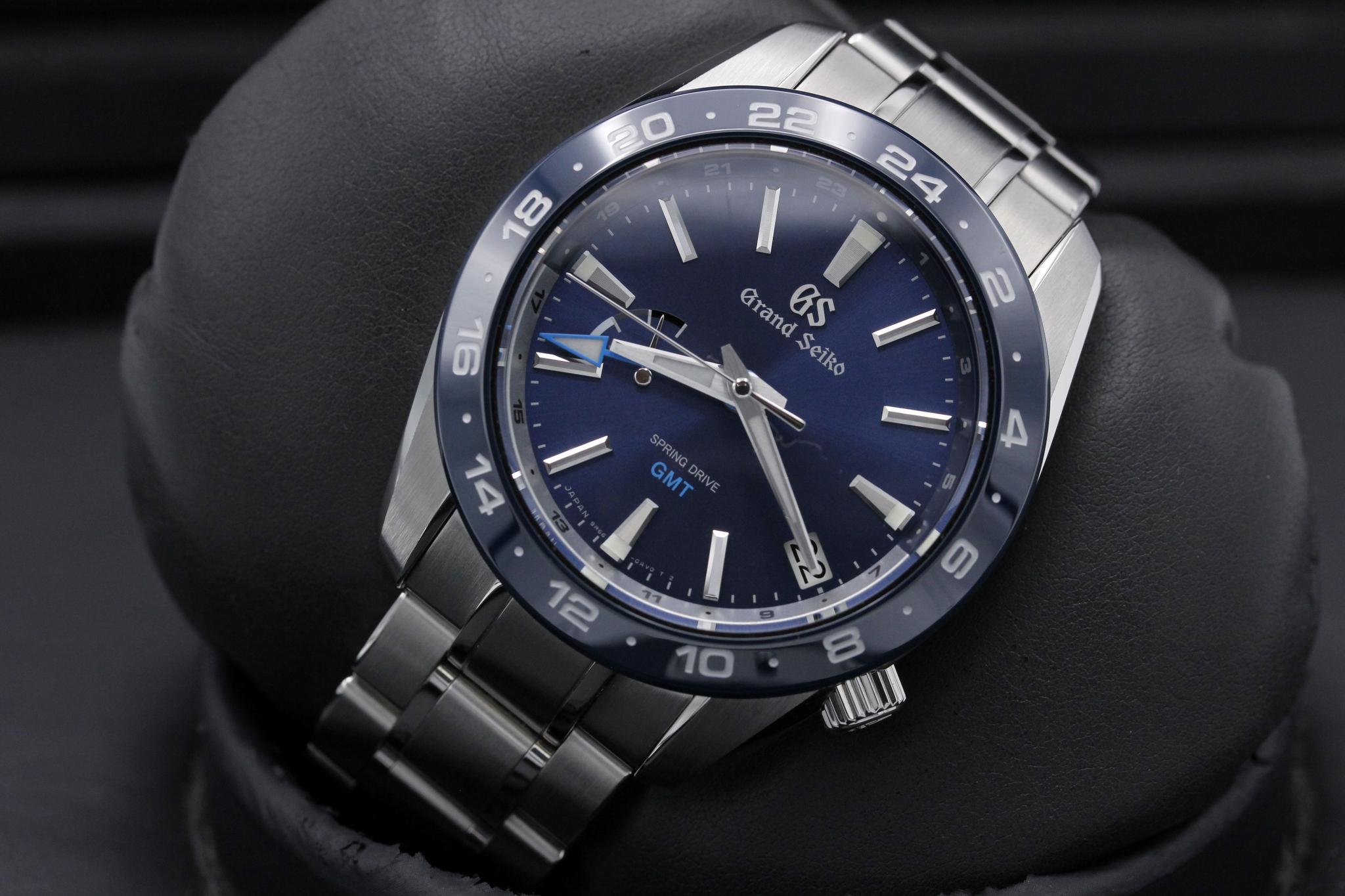 Watch Image 10