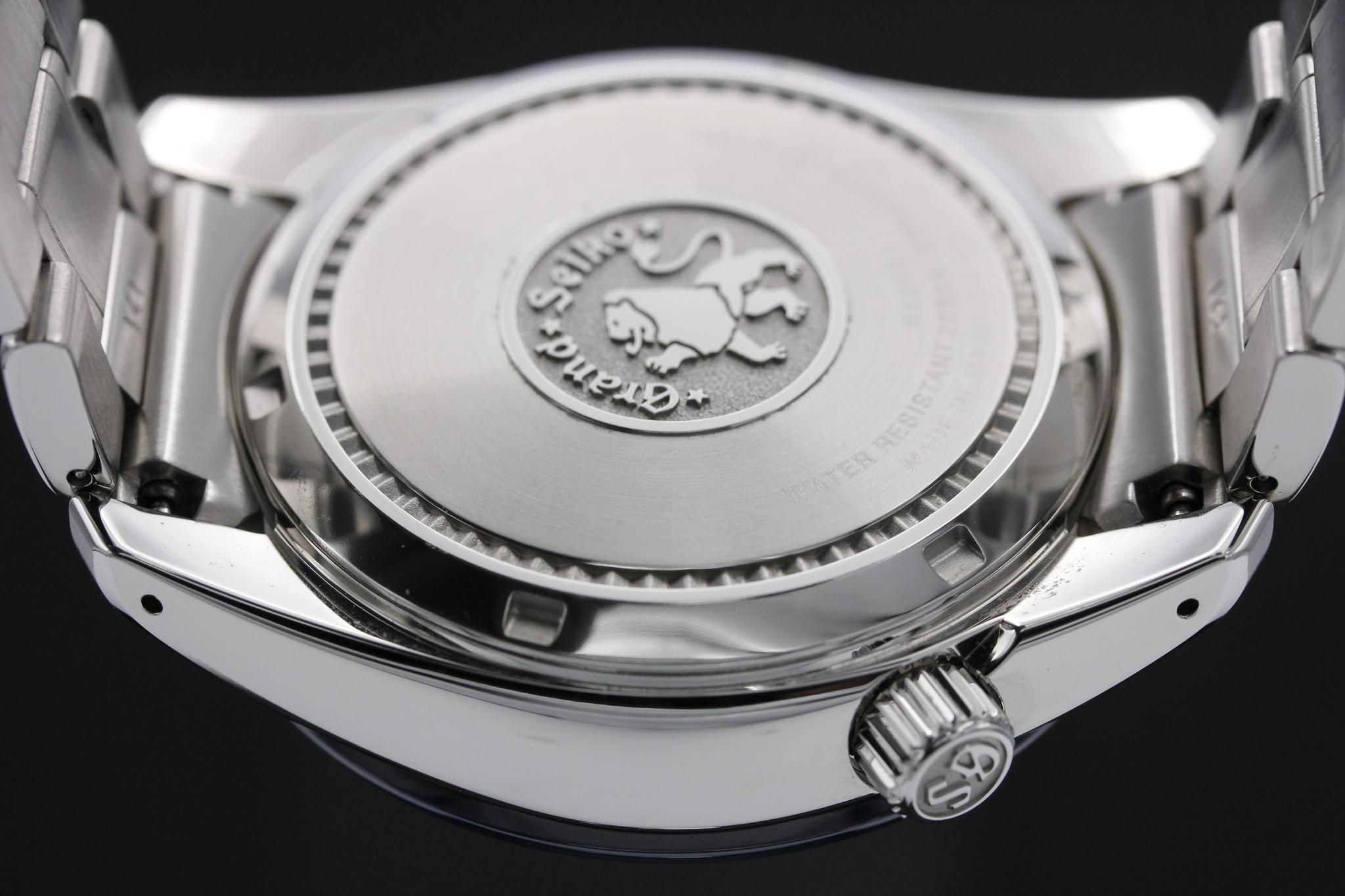 Watch Image 7
