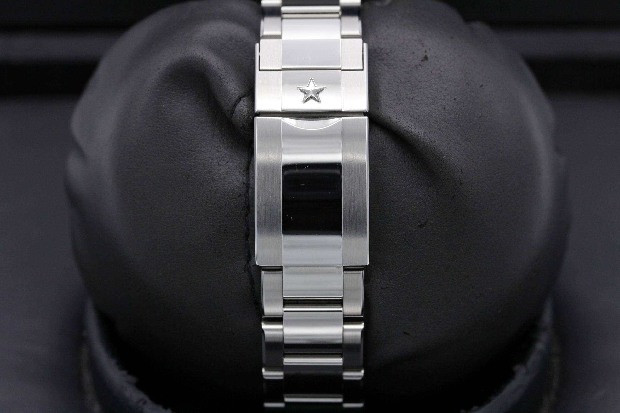 Watch Image 8