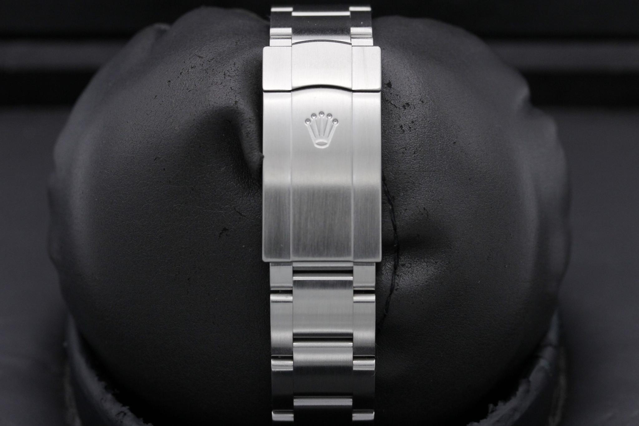Watch Image 8