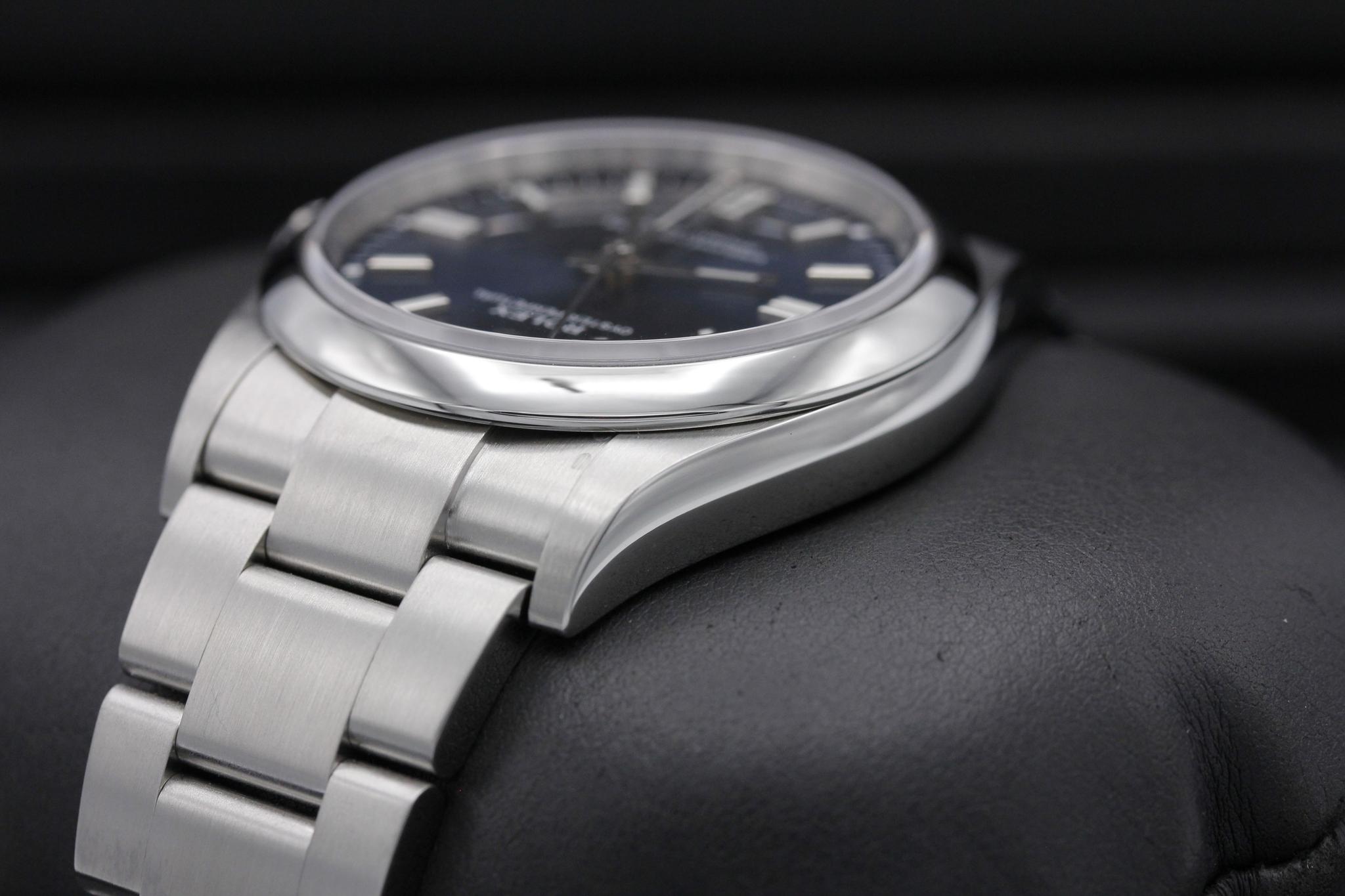 Watch Image 5