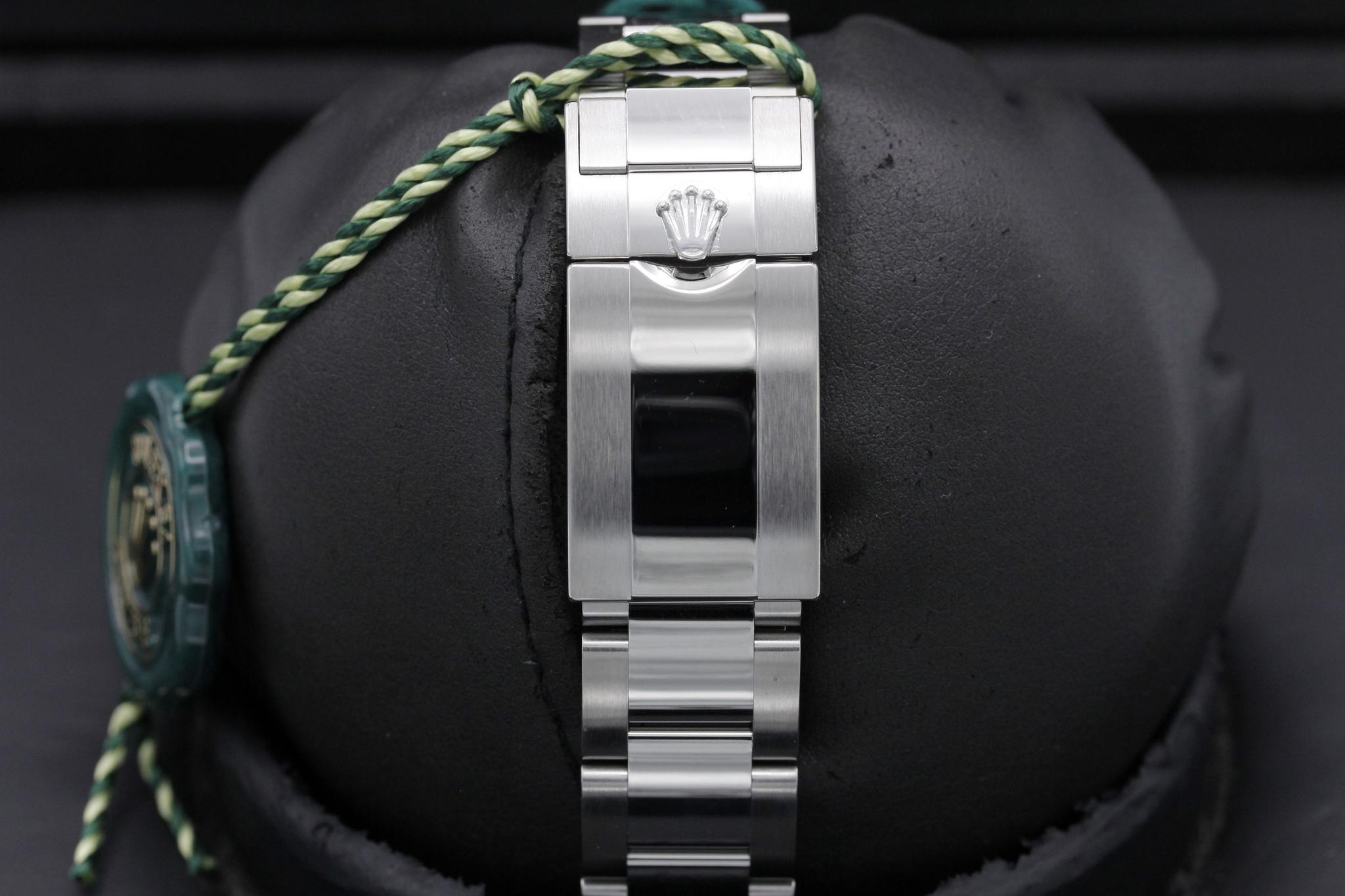 Watch Image 8