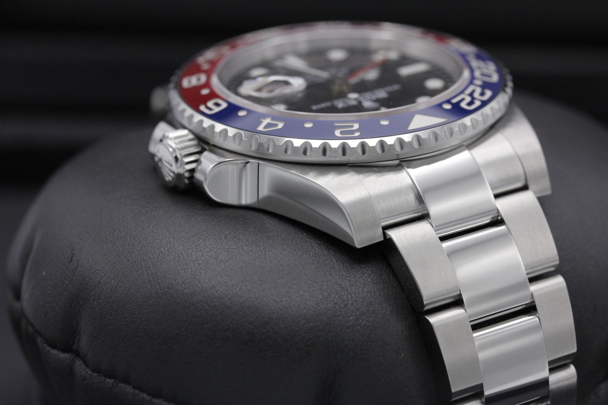 Watch Image 4