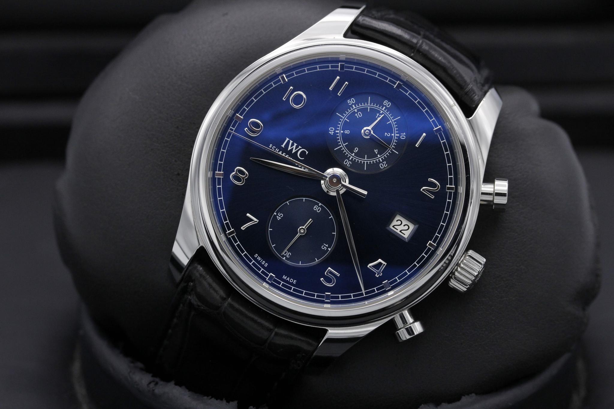 Watch Image 10