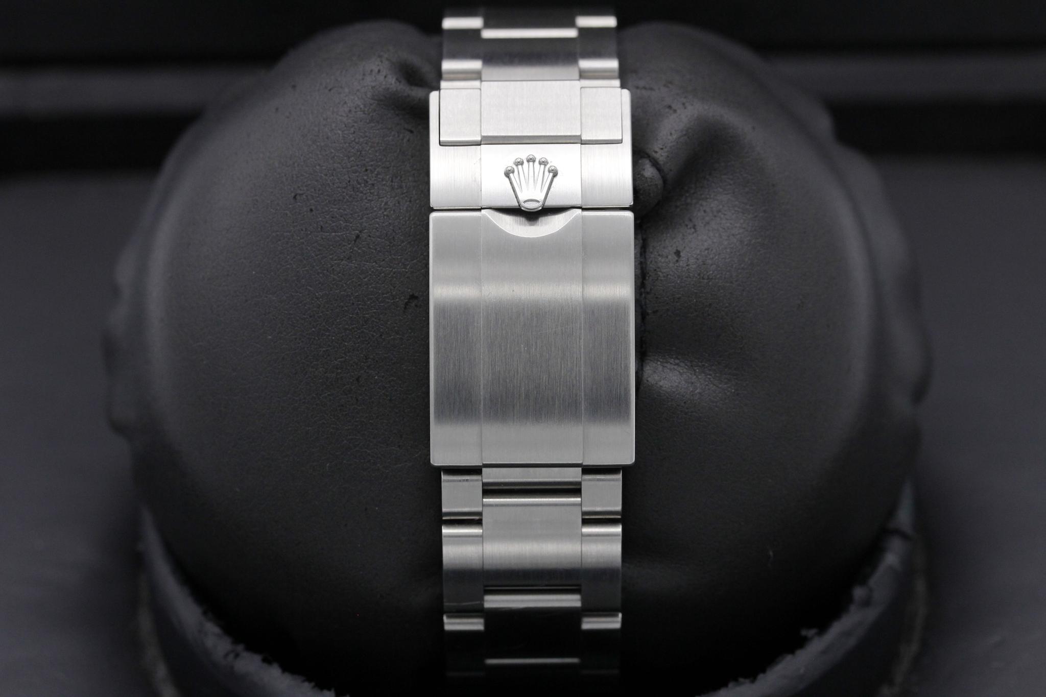 Watch Image 8