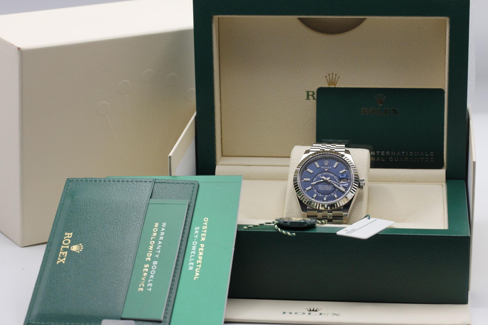 Watch Image 11