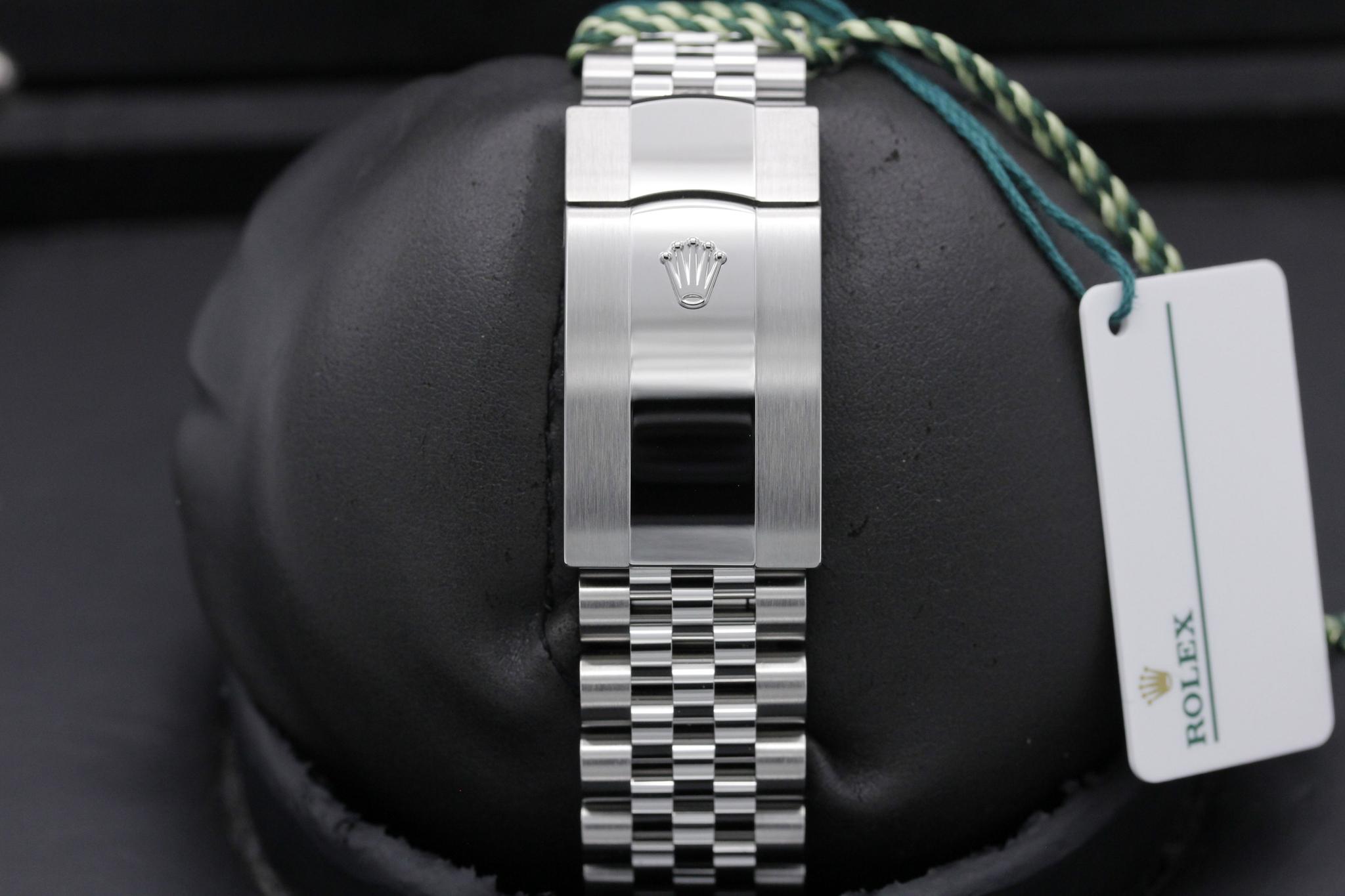 Watch Image 8