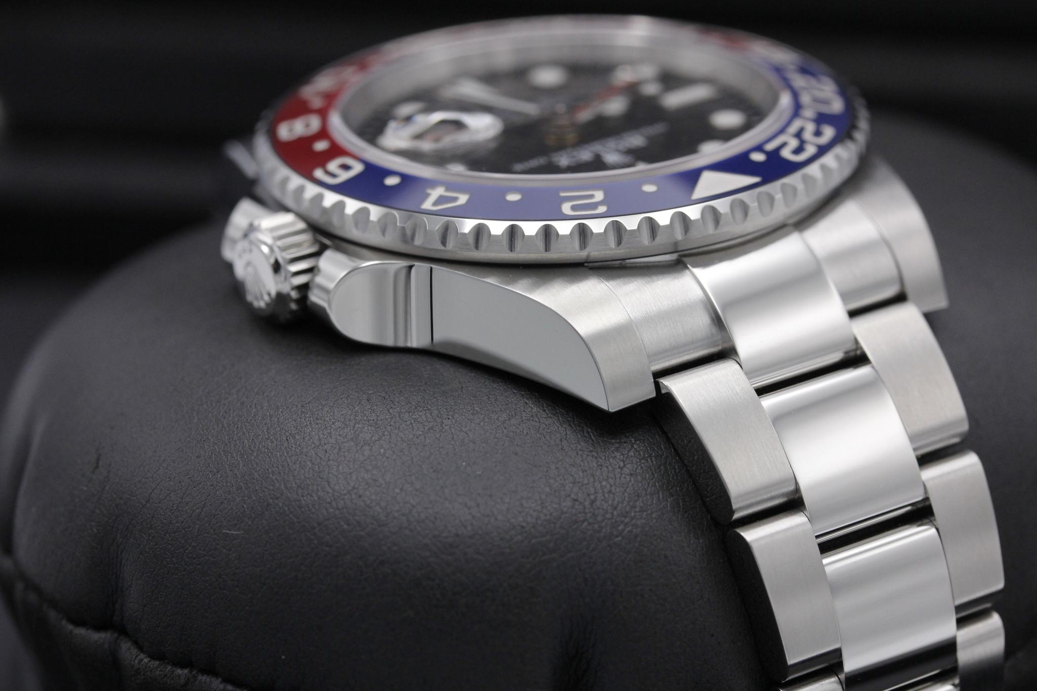 Watch Image 4