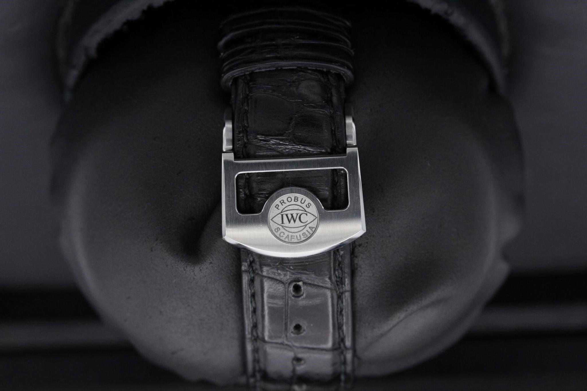 Watch Image 8