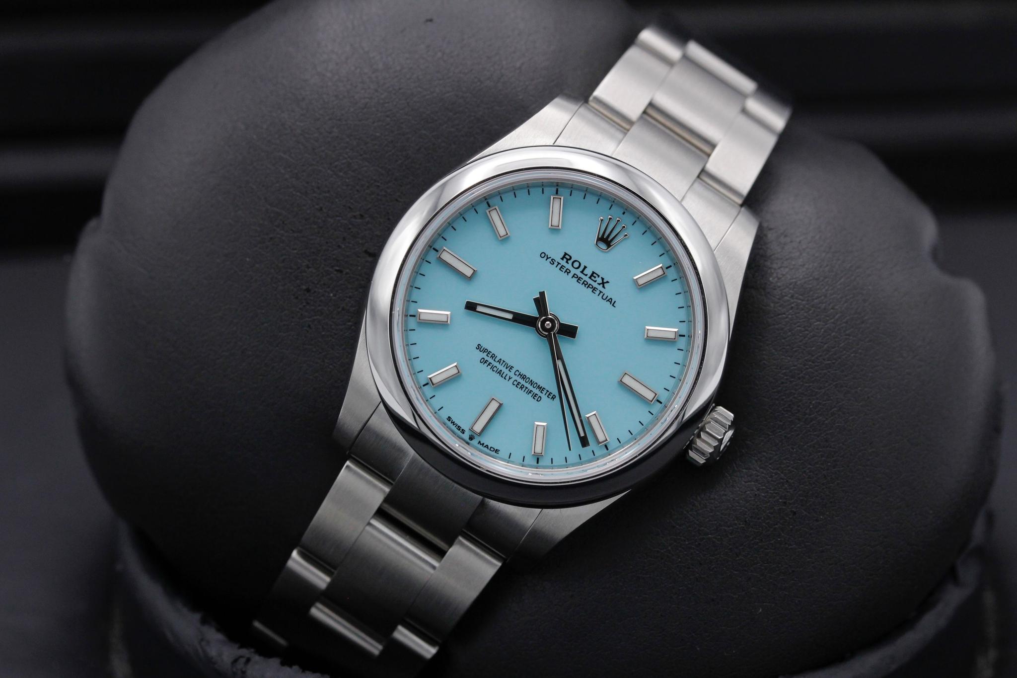 Watch Image 10