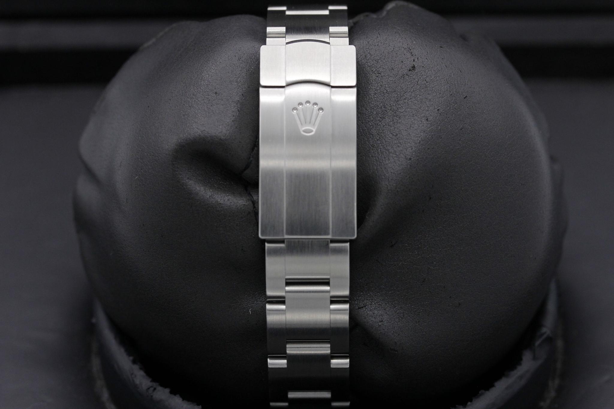 Watch Image 8