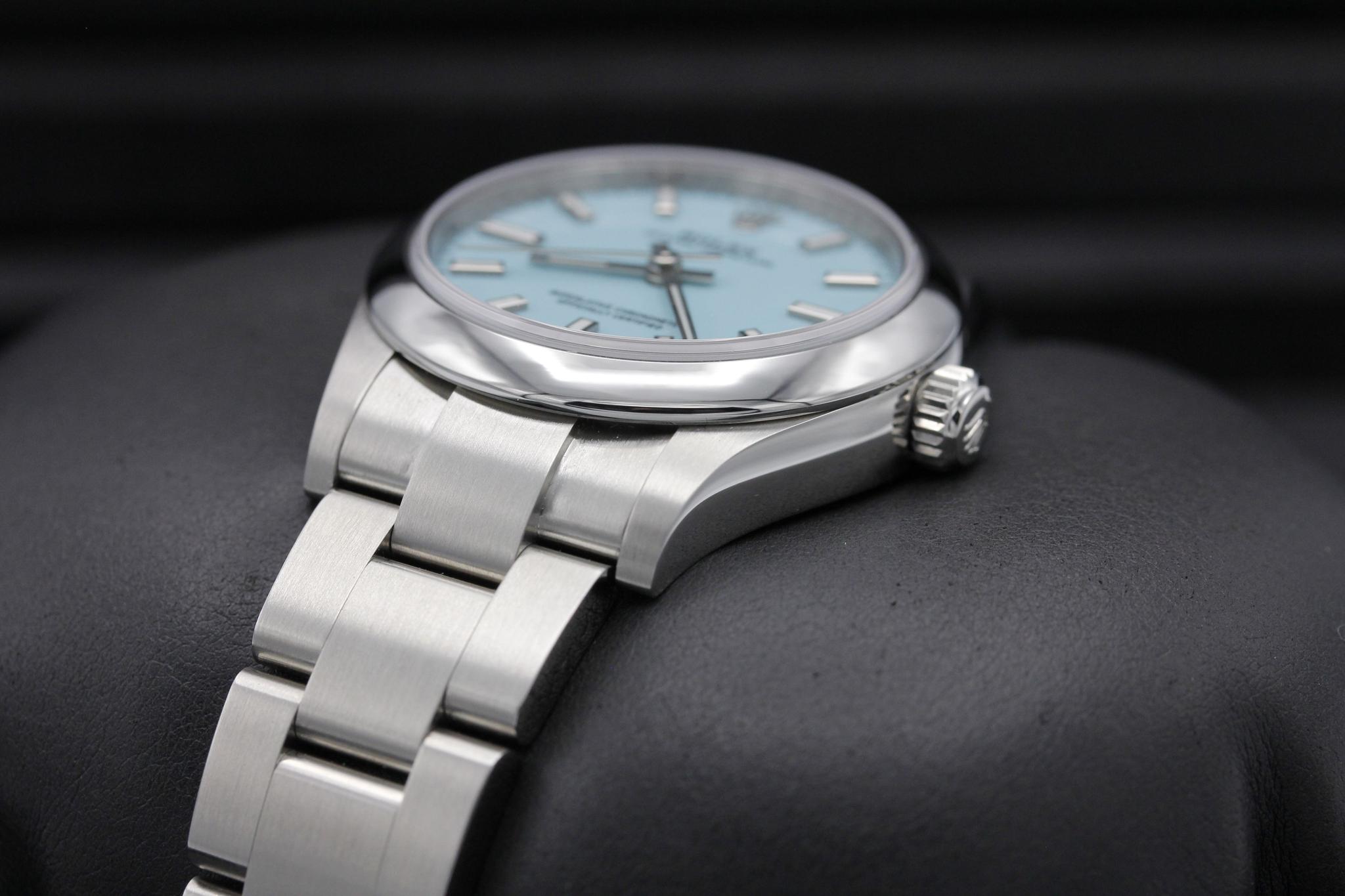Watch Image 2