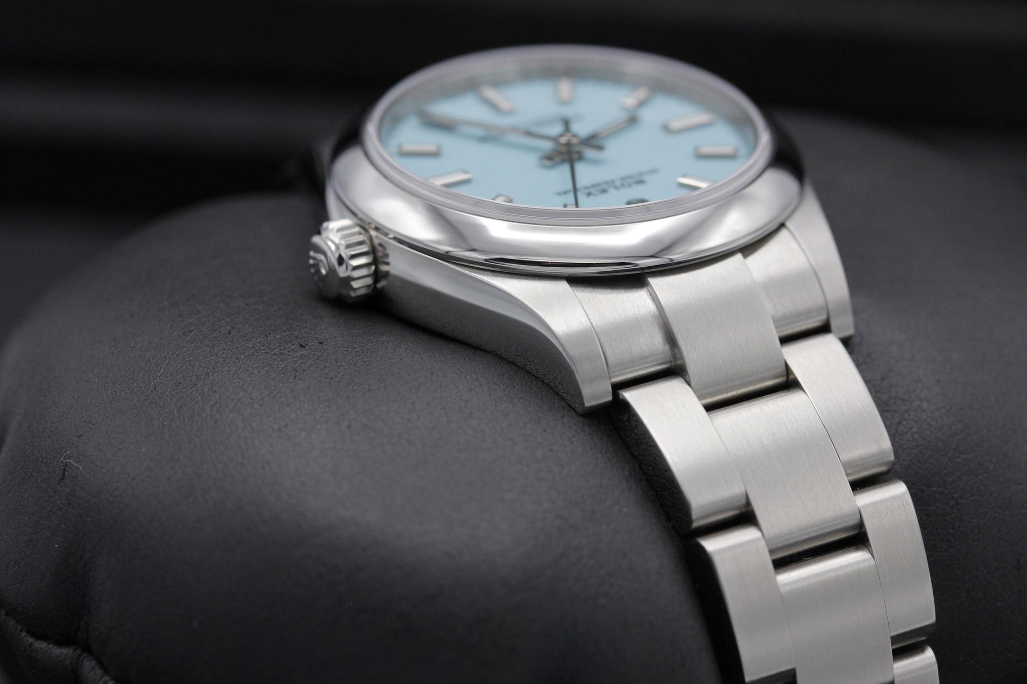 Watch Image 4