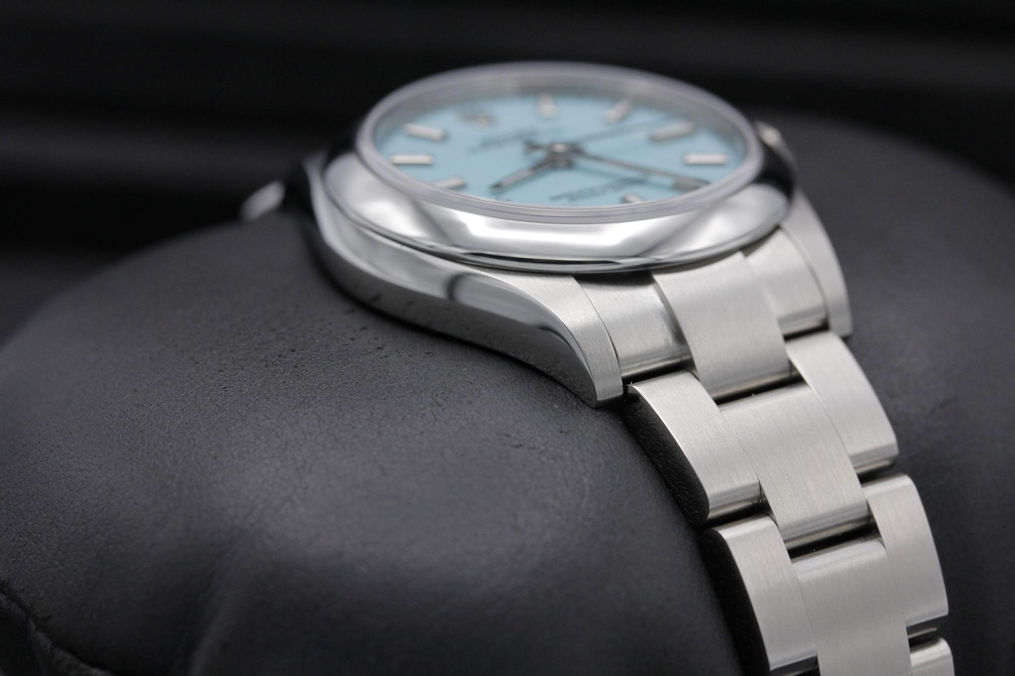 Watch Image 6