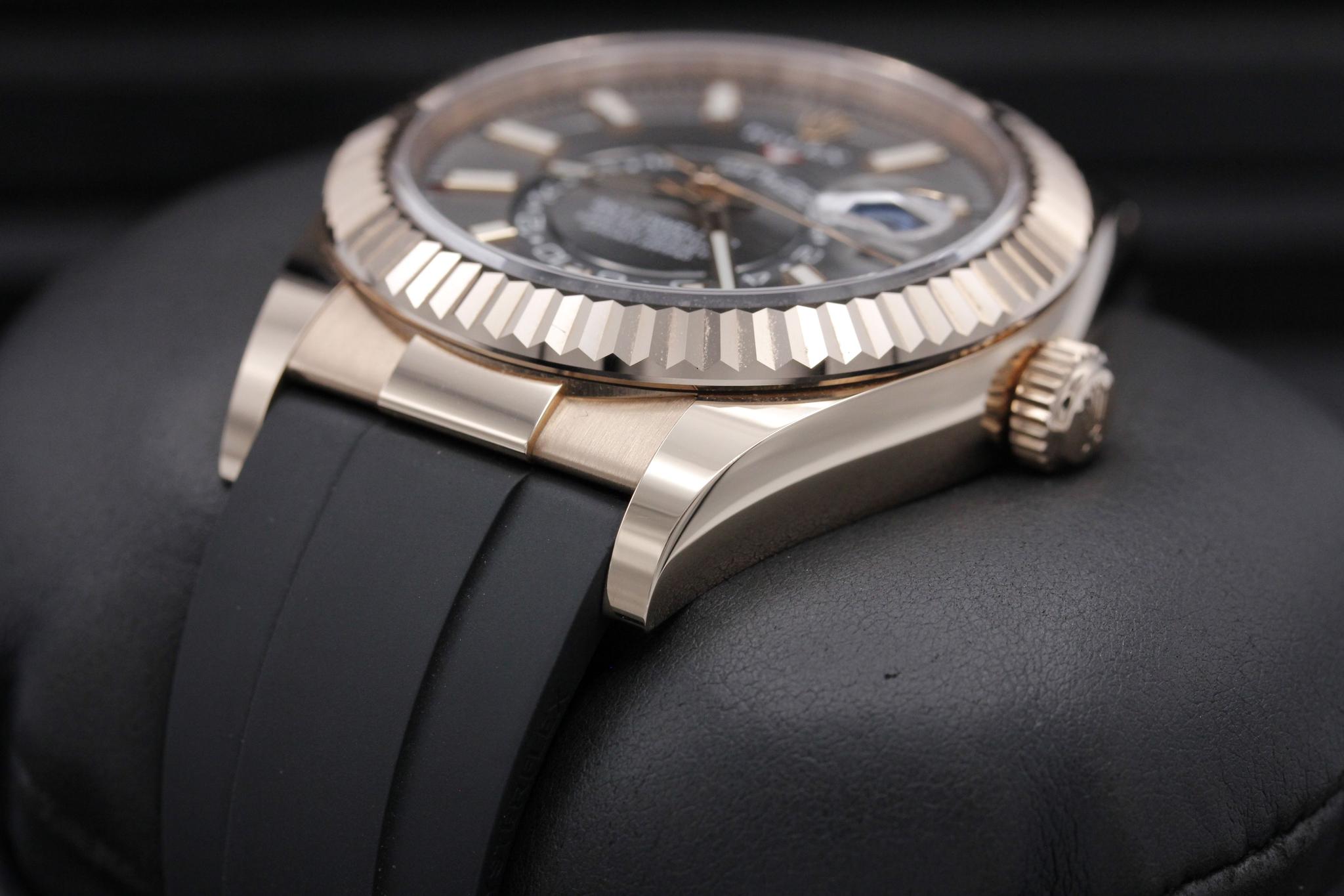 Watch Image 2