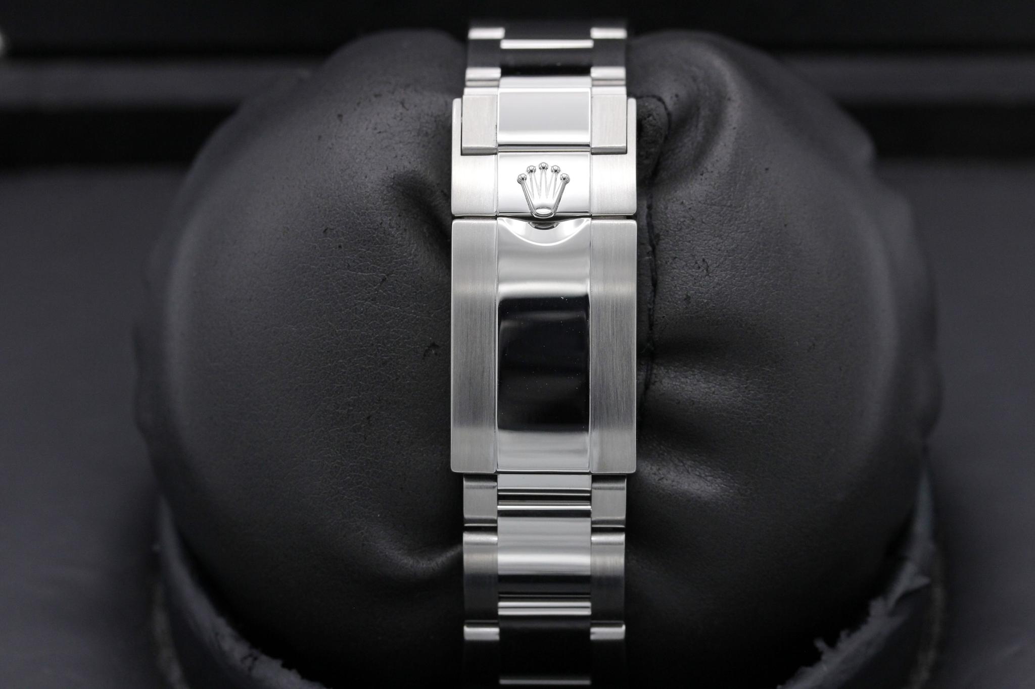 Watch Image 8