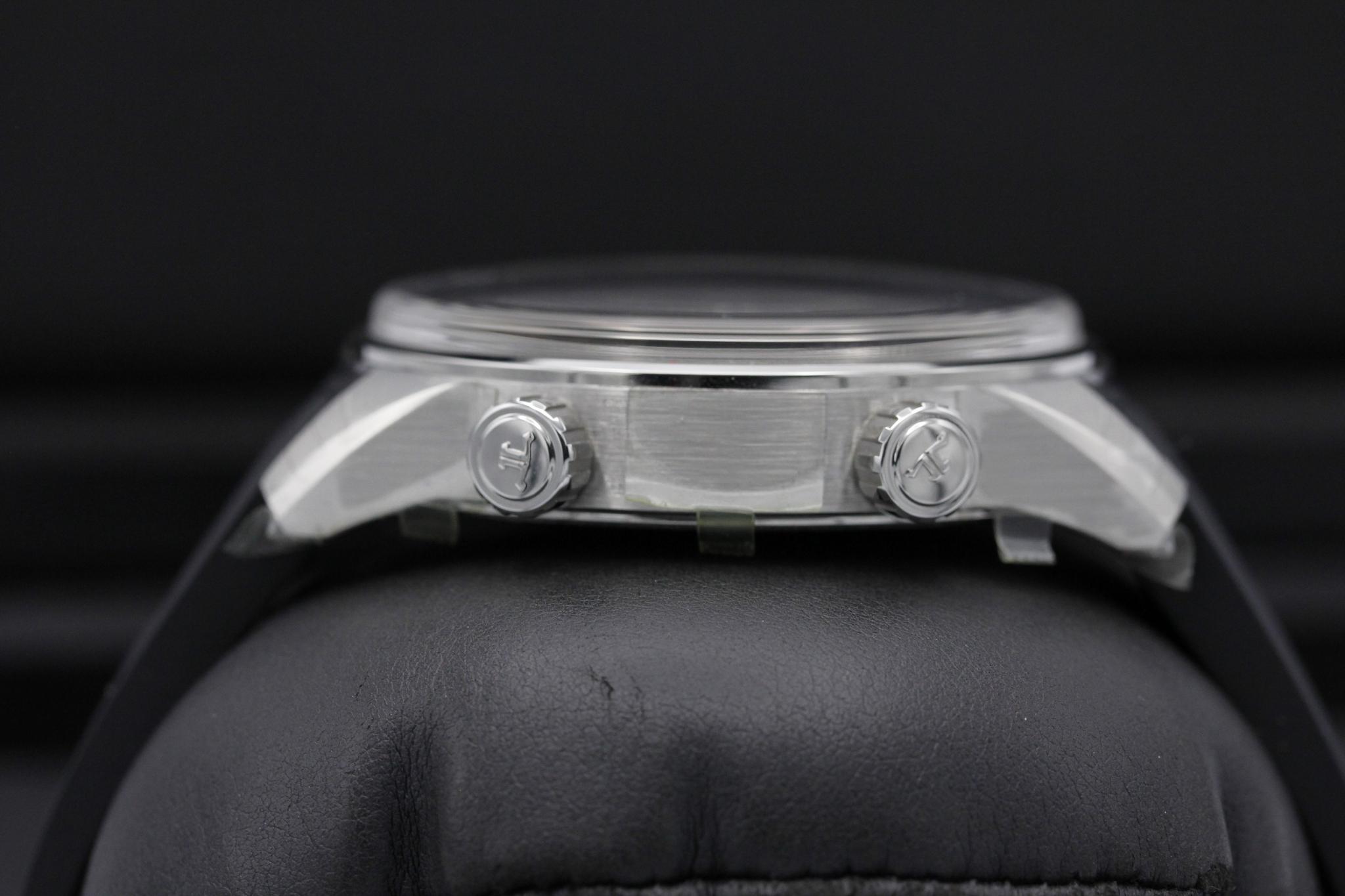 Watch Image 3