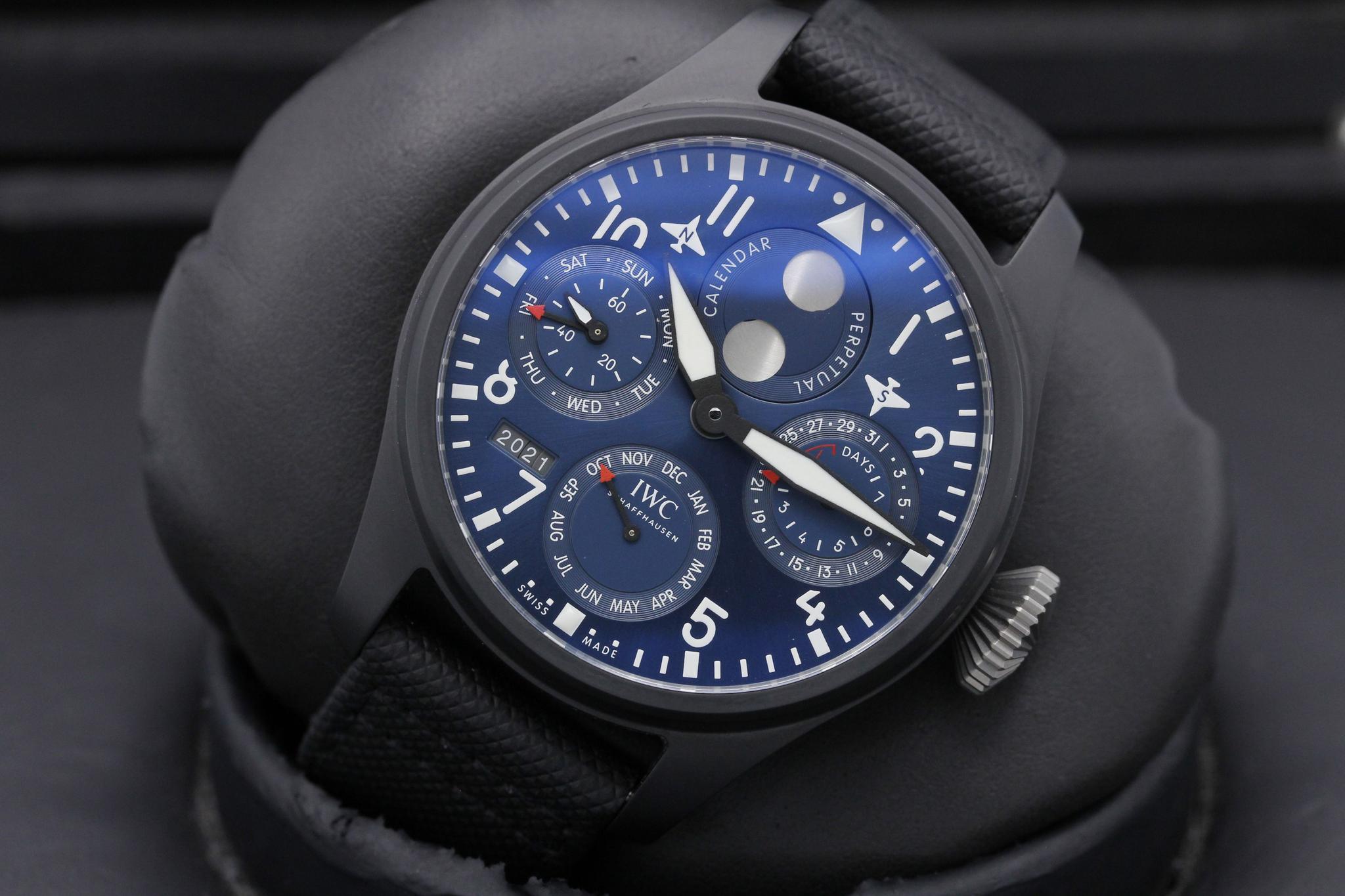 Watch Image 10
