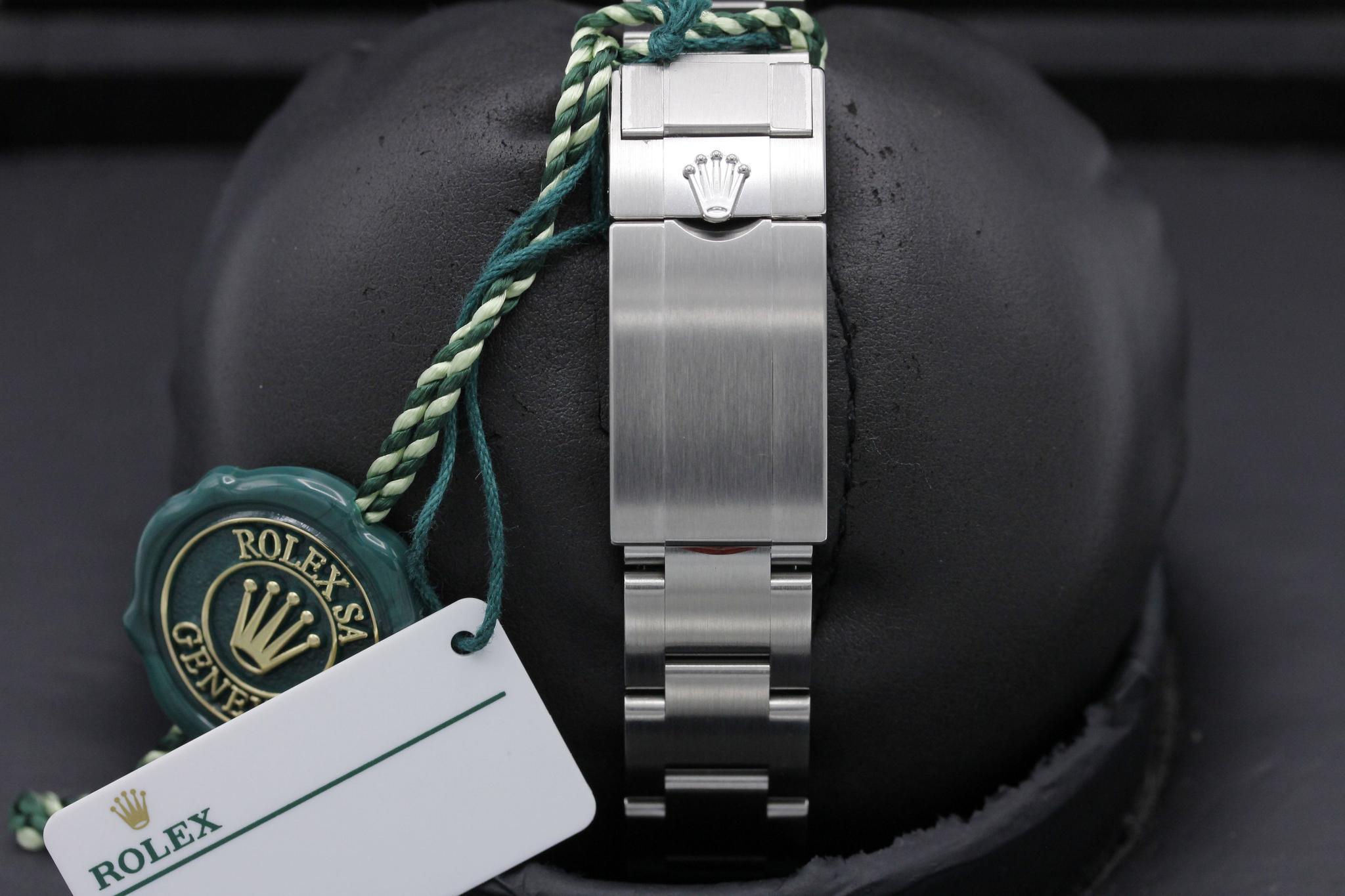 Watch Image 8